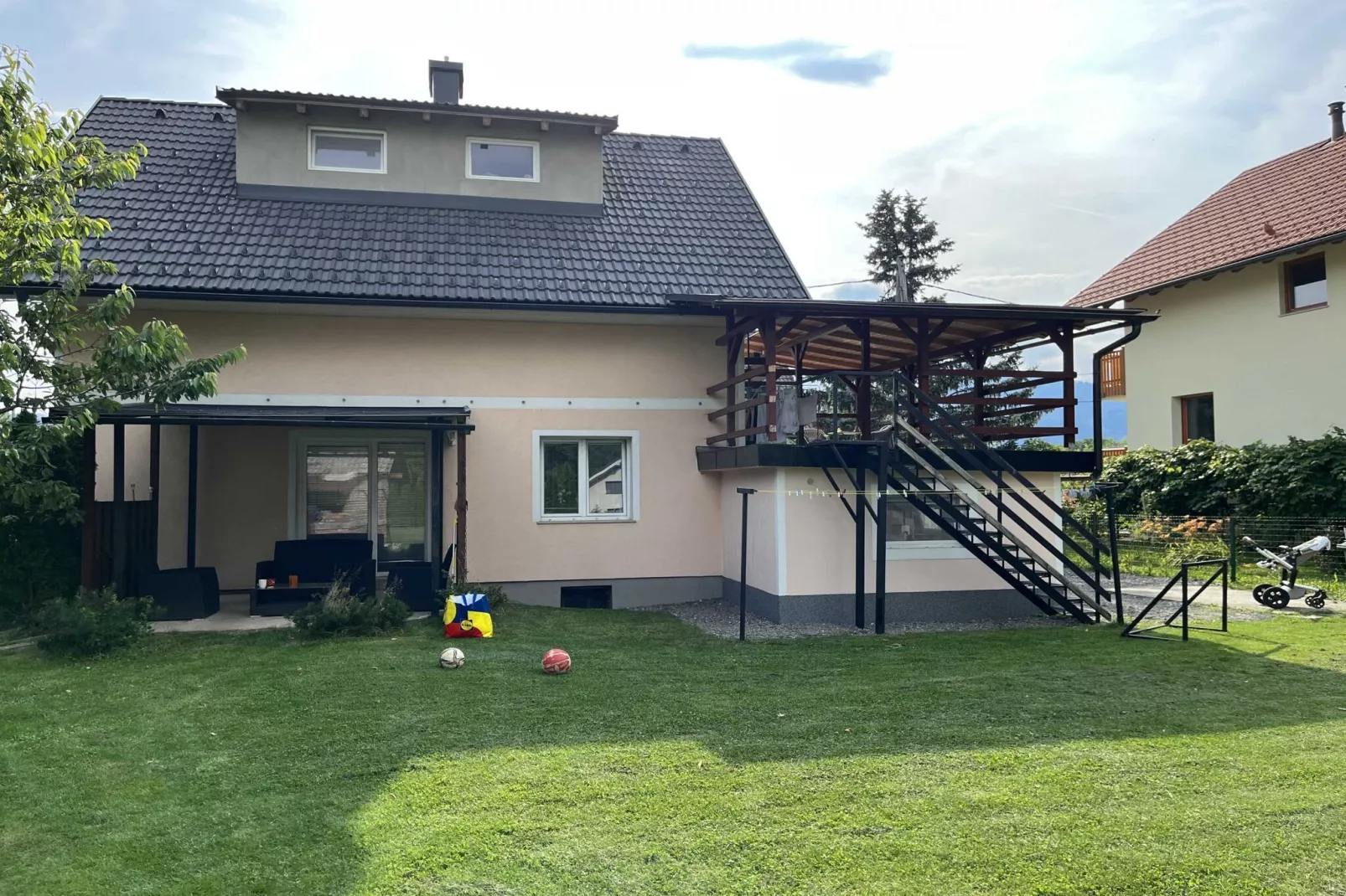 Meadow Tranquil Apartments with Evergreen Garden - Studio Apartment-Buitenlucht