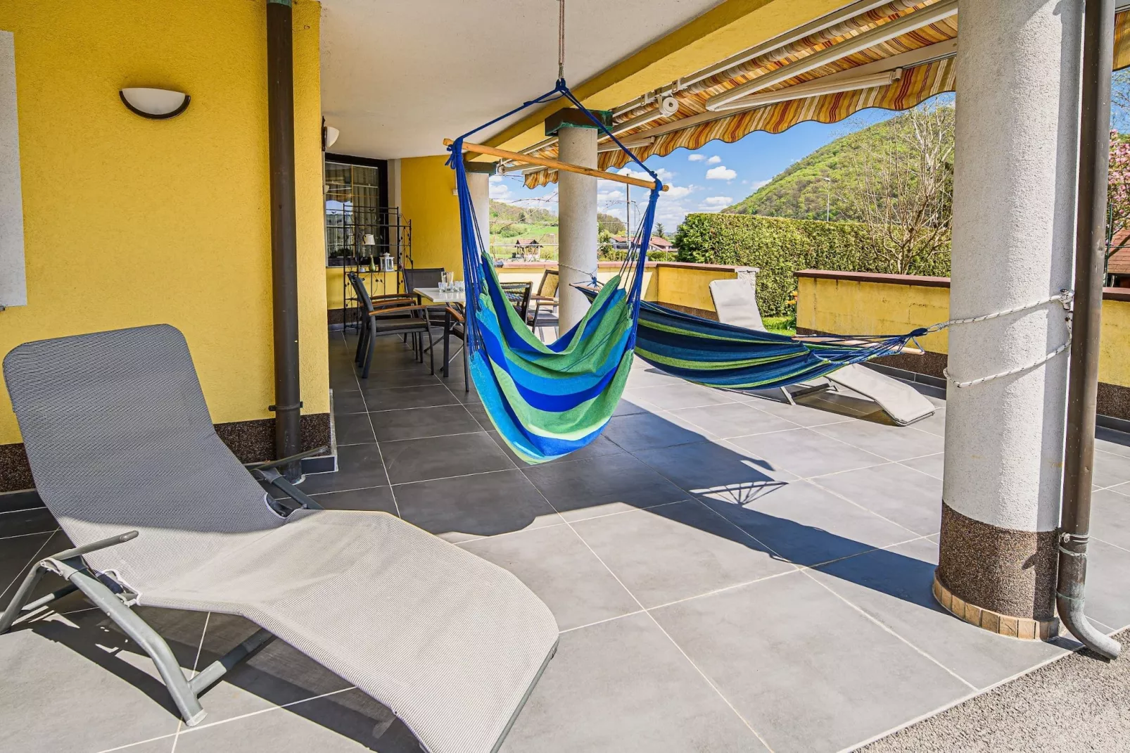 Sunny and Spacious Apartments with Terrace near Water Park - Three Bedroom Apartment with Terrace-Buitenlucht