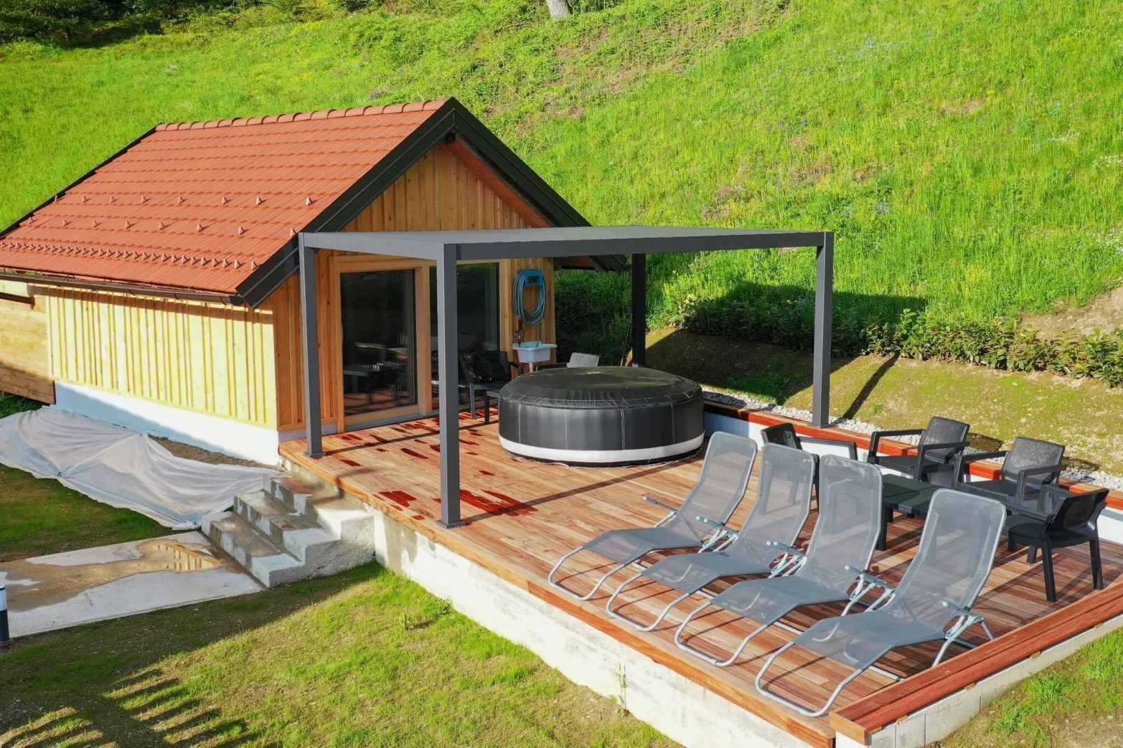 Mountain View Villa with Sauna and Hot-Tub - Three Bedroom Villa with Sauna and Hot-Tub-Buitenlucht