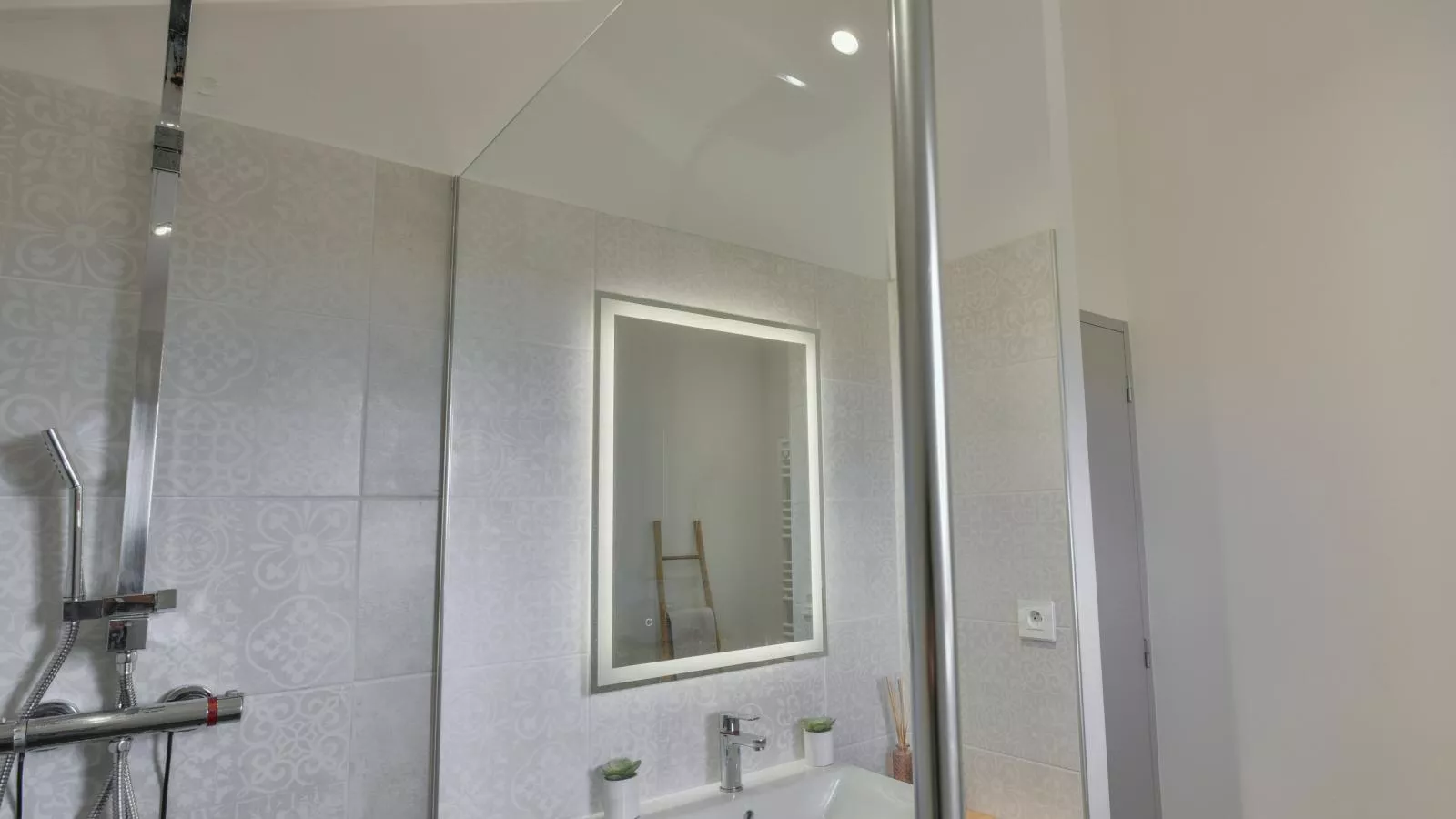 Gite Constantin-Badkamer