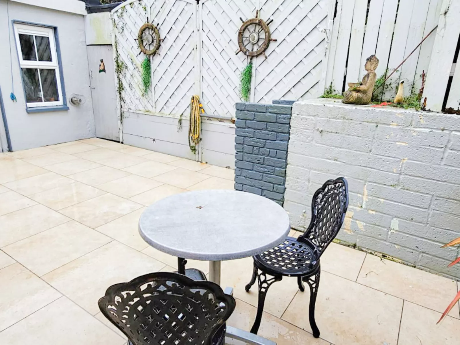 Passage East Holiday Home-Buiten