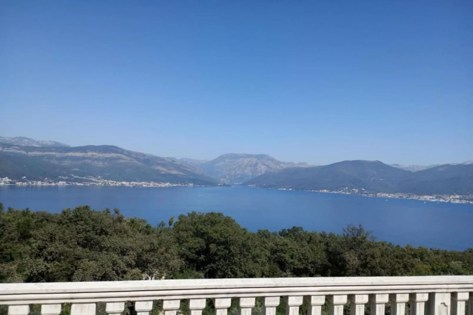Tivat Relax with Stunning Sea & Mountain Views - Standard Studio Apartment 1-Terrasbalkon