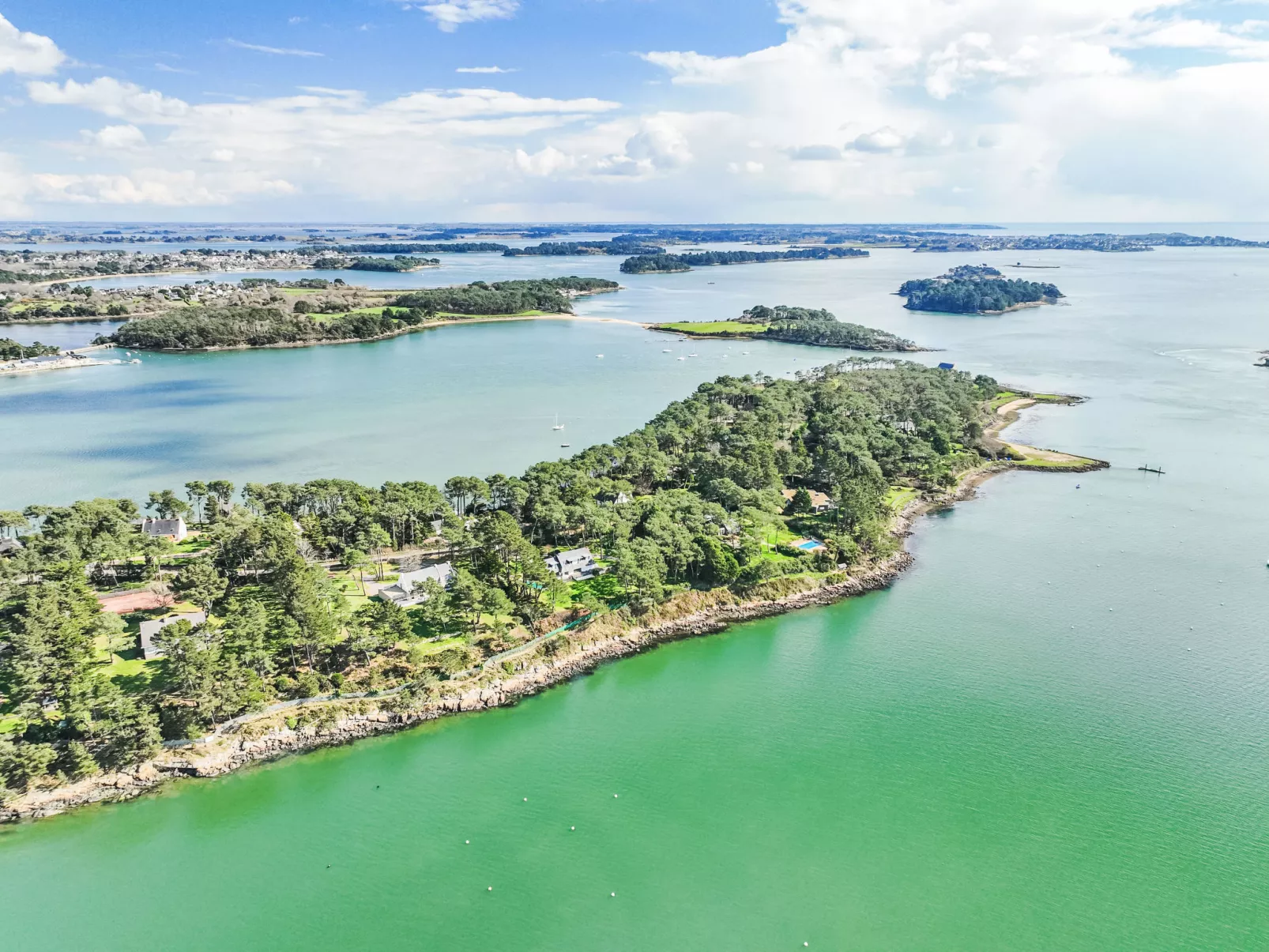 Le nid du Golfe-Omgeving