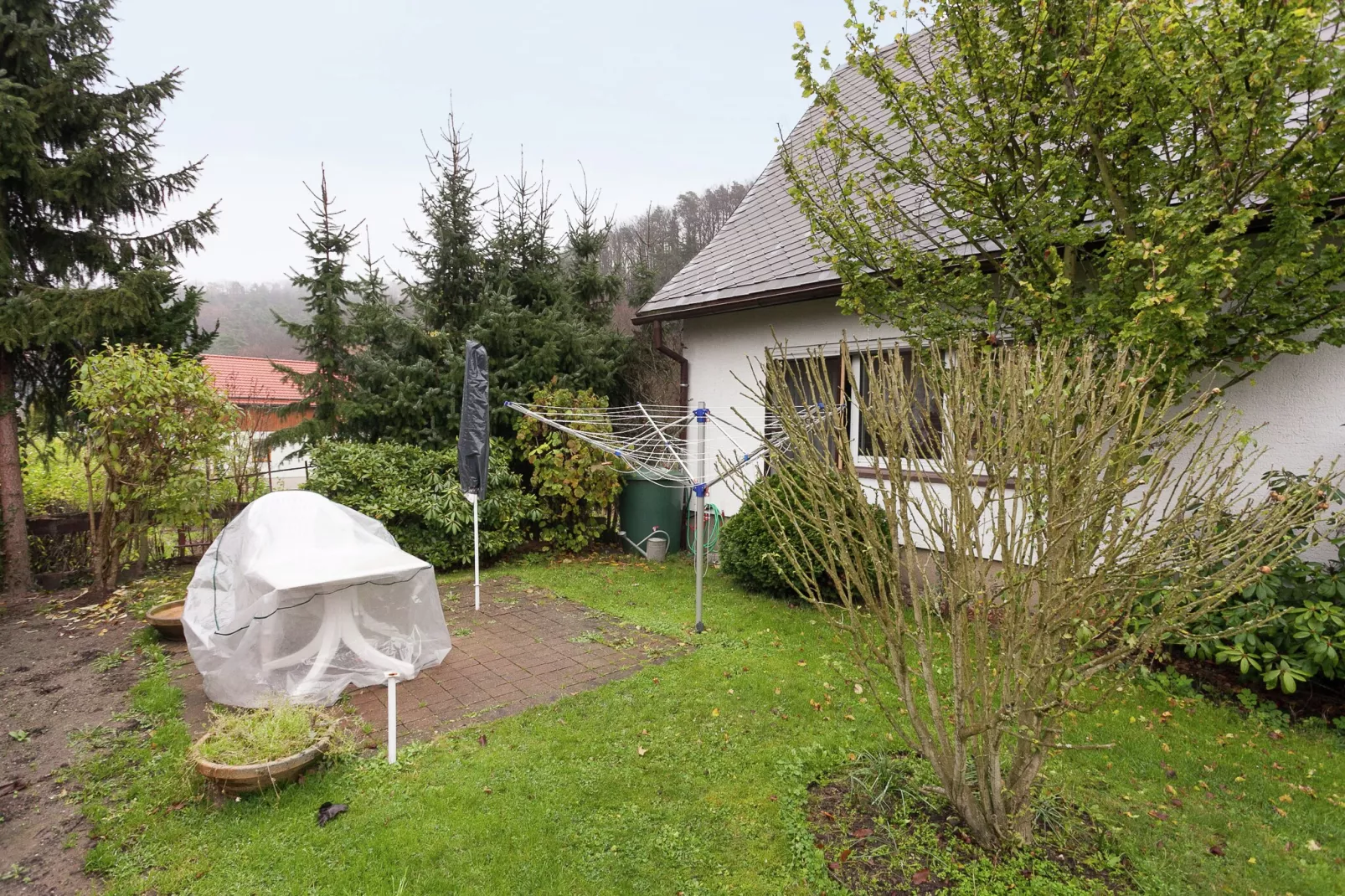 Ferienwohnung mit Kamin Am Waldrand-Tuinen zomer