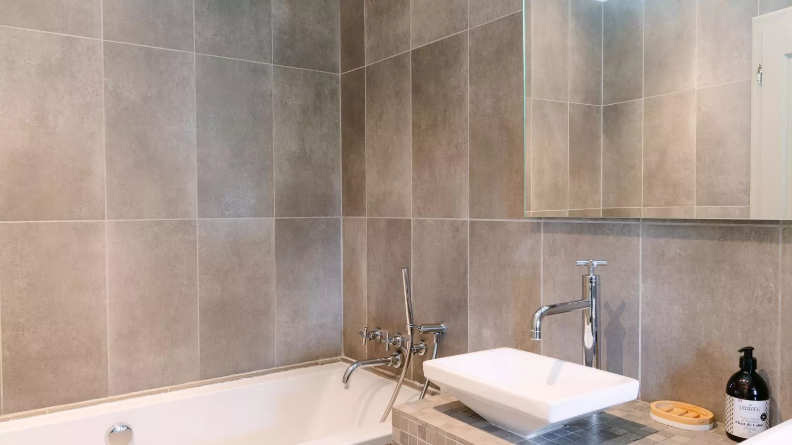 Chateau la Perle-Badkamer