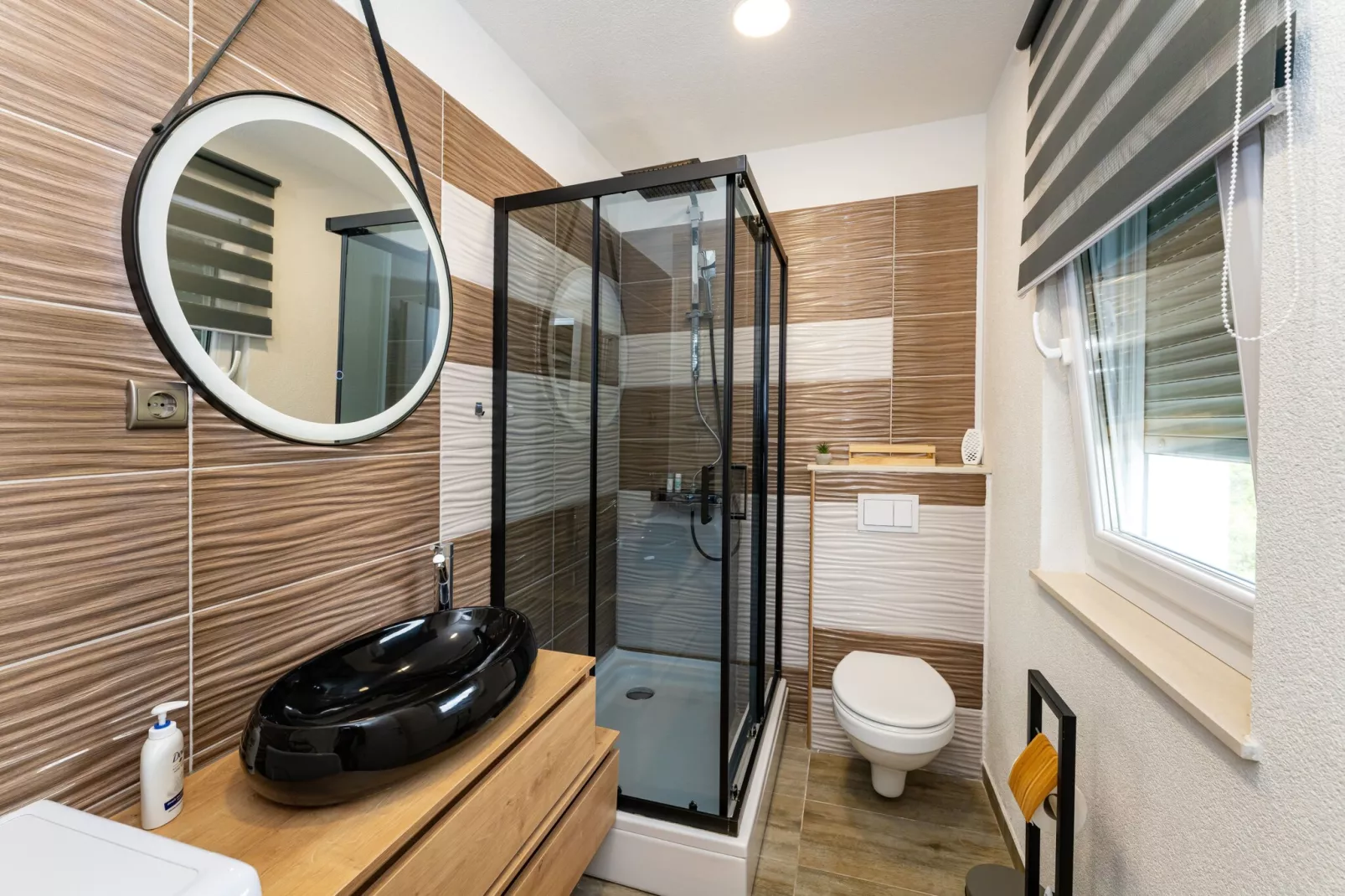 Sea view penthouse Nikita-Badkamer