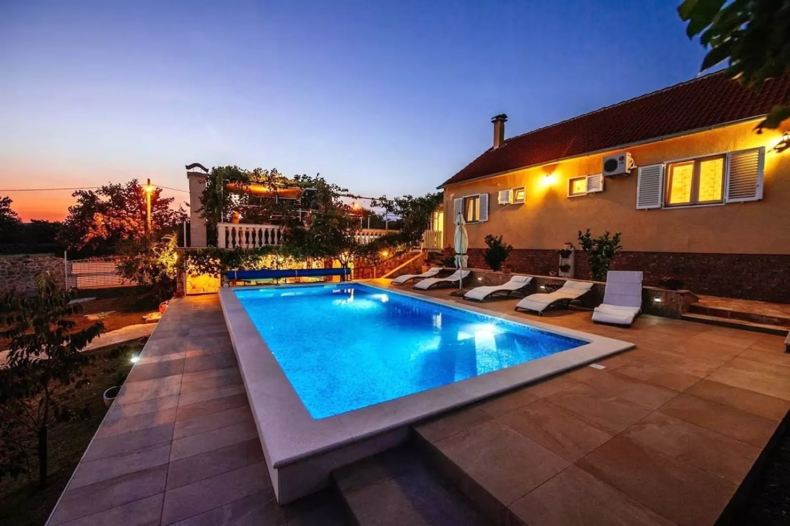 Villa Sucic with private pool-Zwembad