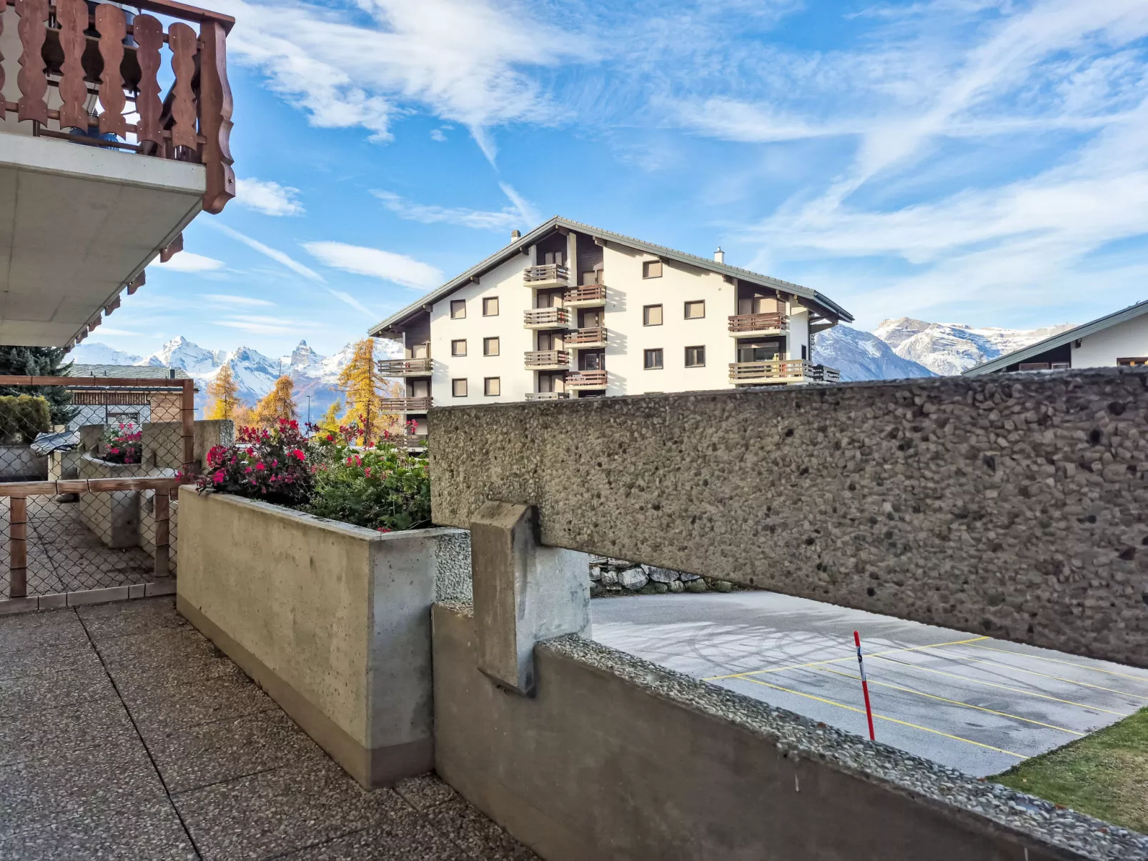 Ambassador 2/1-Buiten