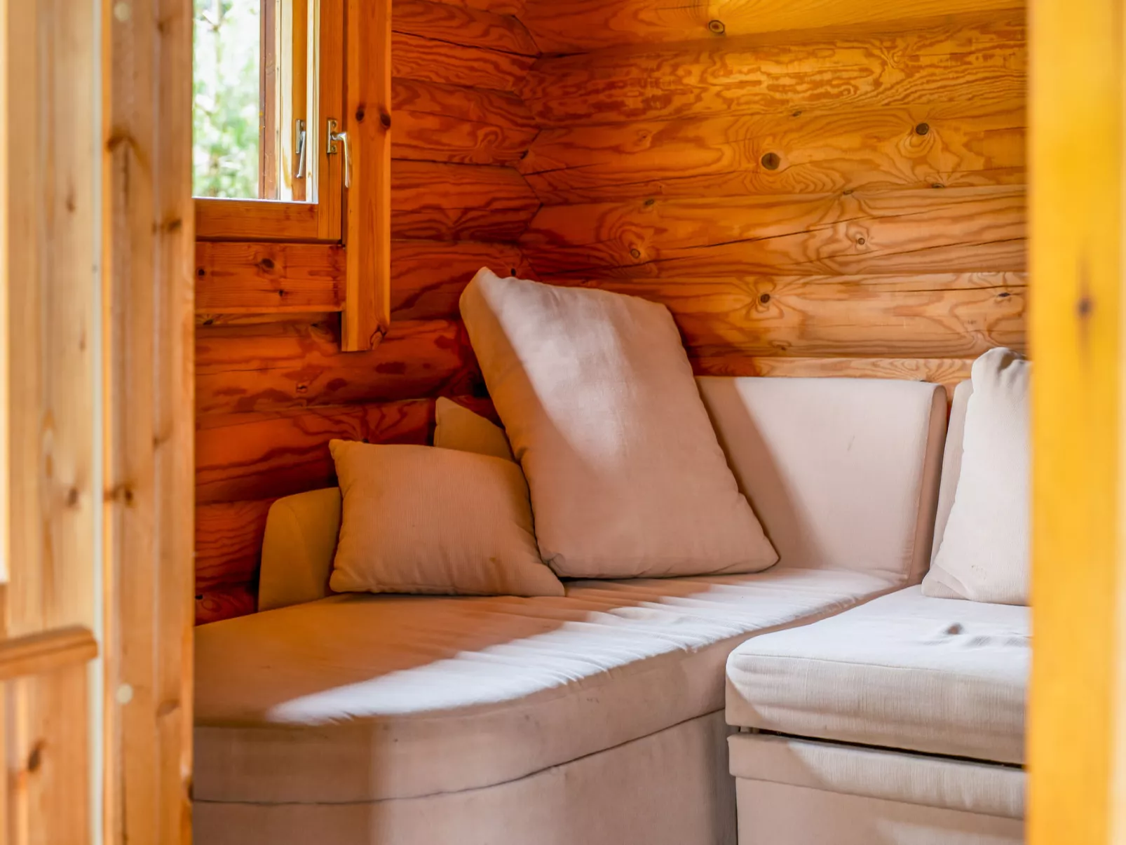 Villa joutsen-Binnen