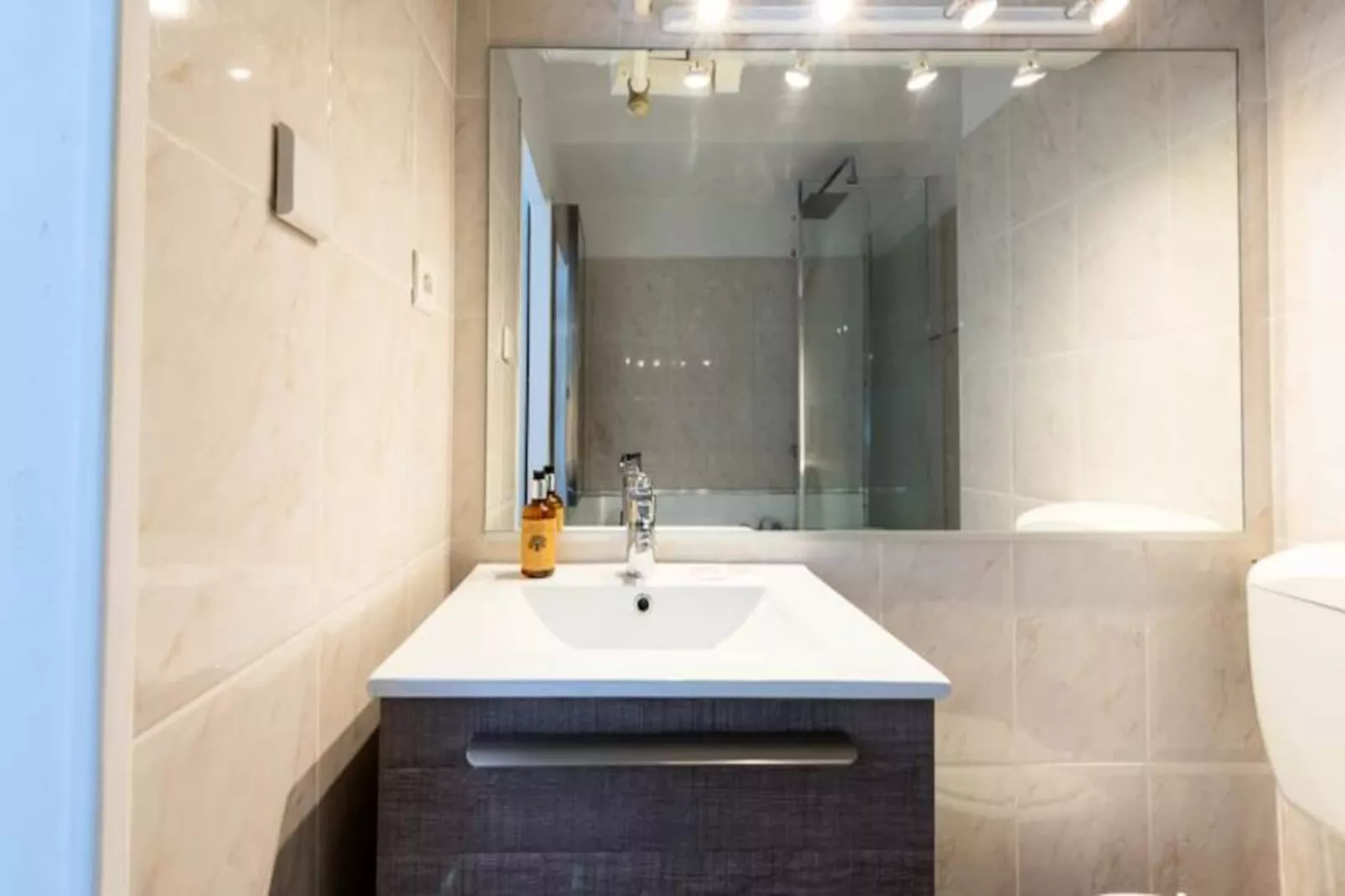 Résidence Appartement Lumineux Centre Cannes-Niet-getagd