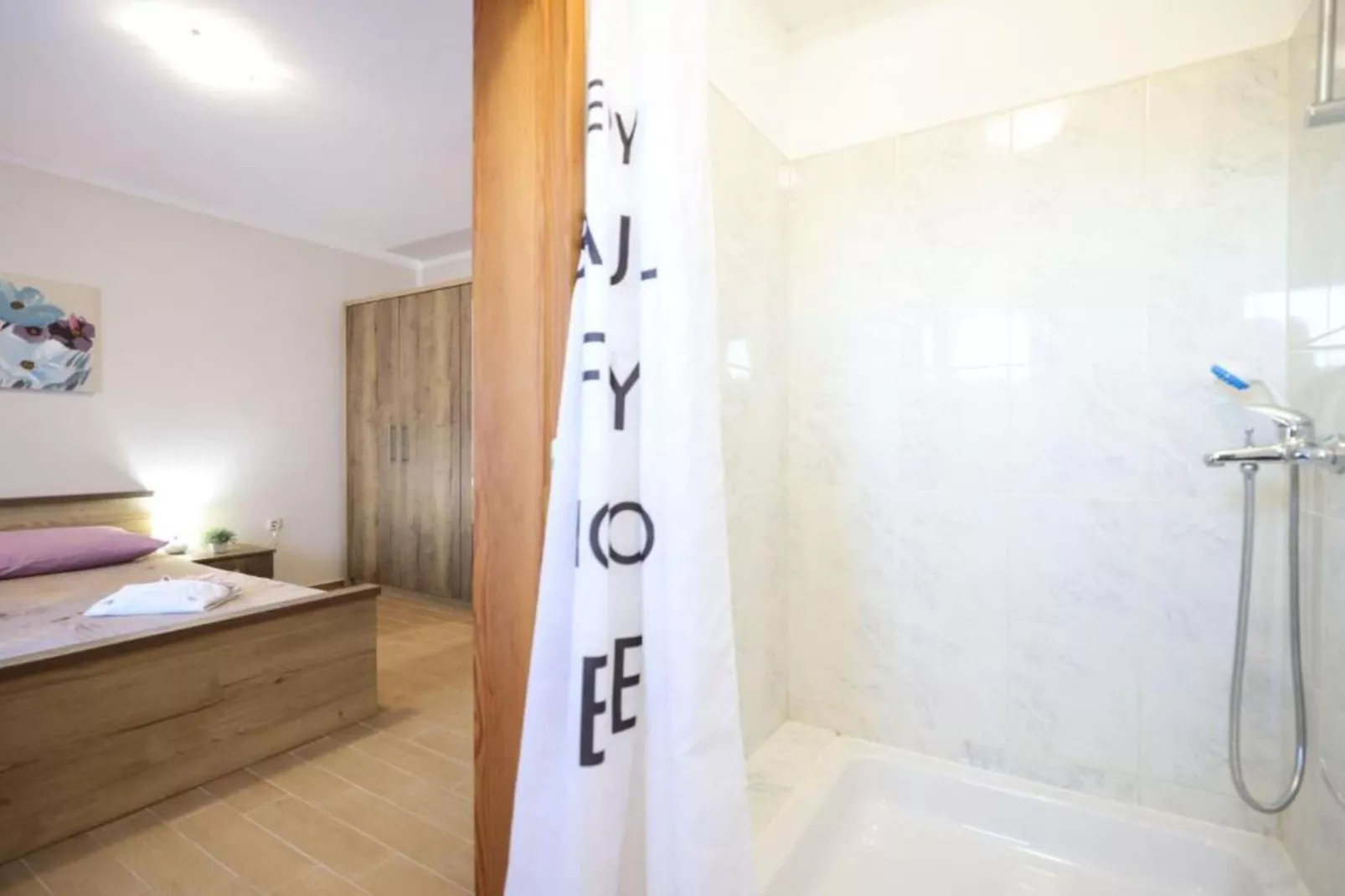 Villa Maja - Three bedroom villa with pool-Badkamer