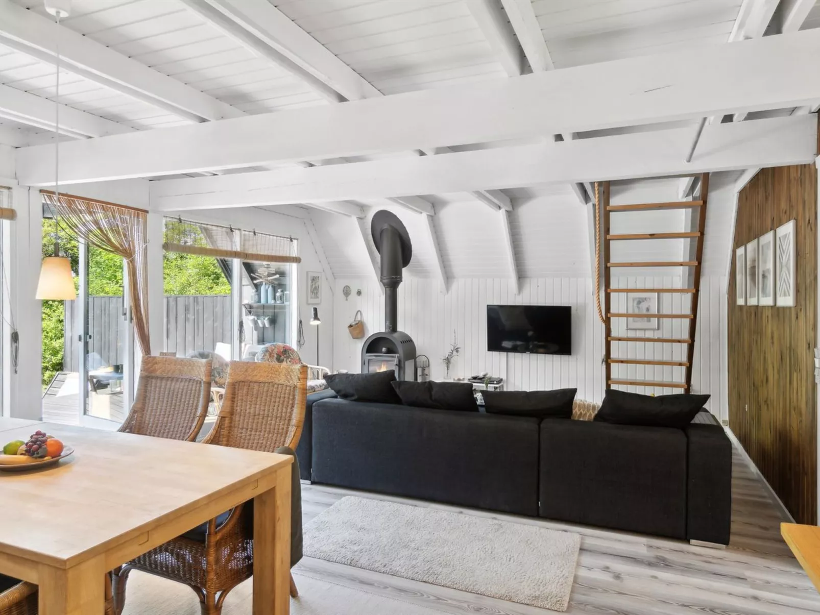 "Jütte" - 2km to the fjord-Binnen