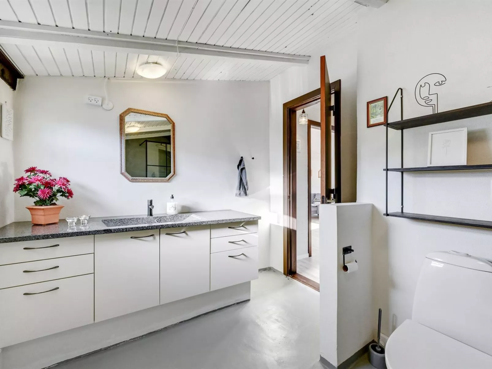 "Valdemar" - 350m to the fjord-Binnen