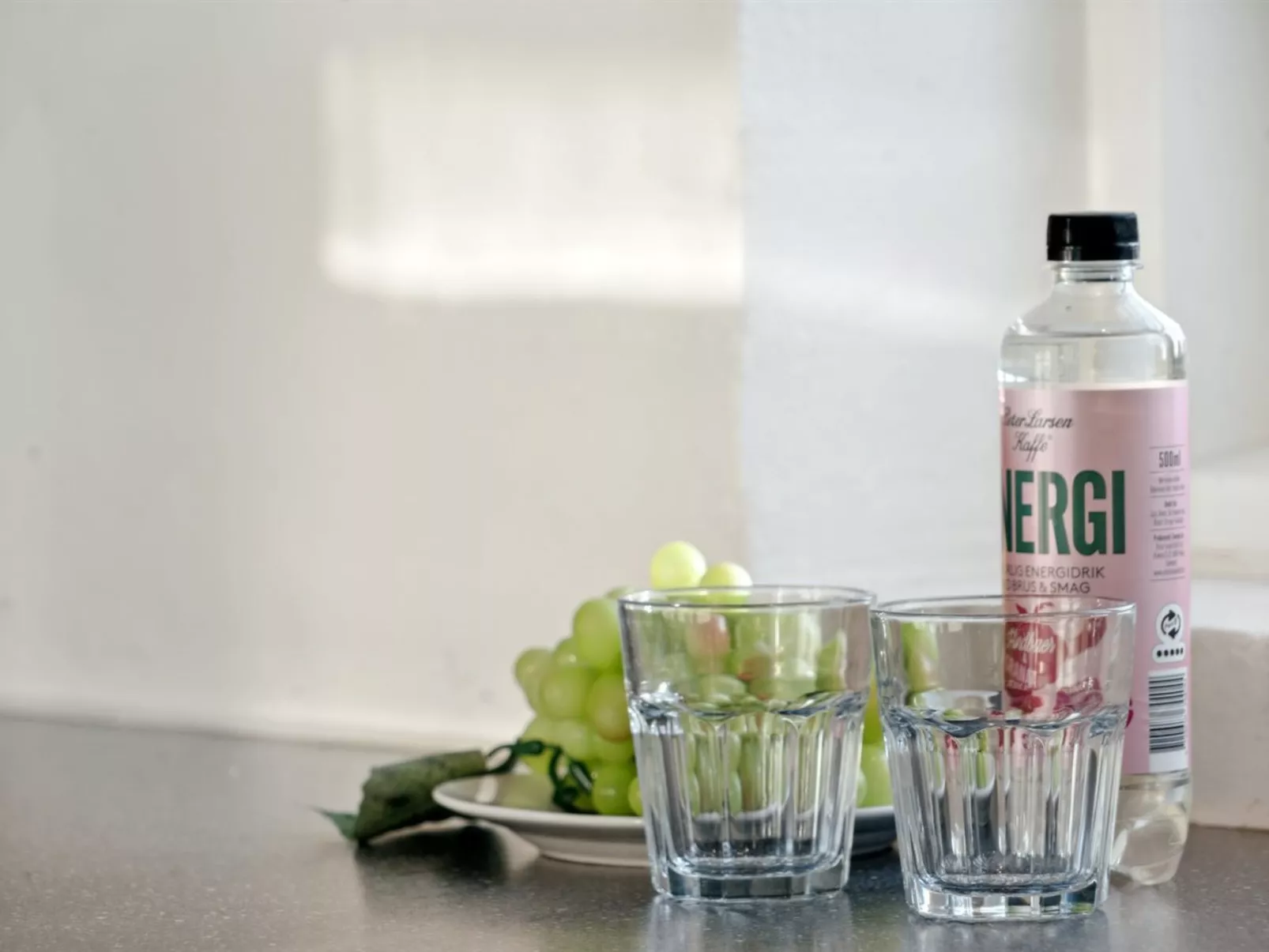 "Joonas" - 100m from the sea-Binnen