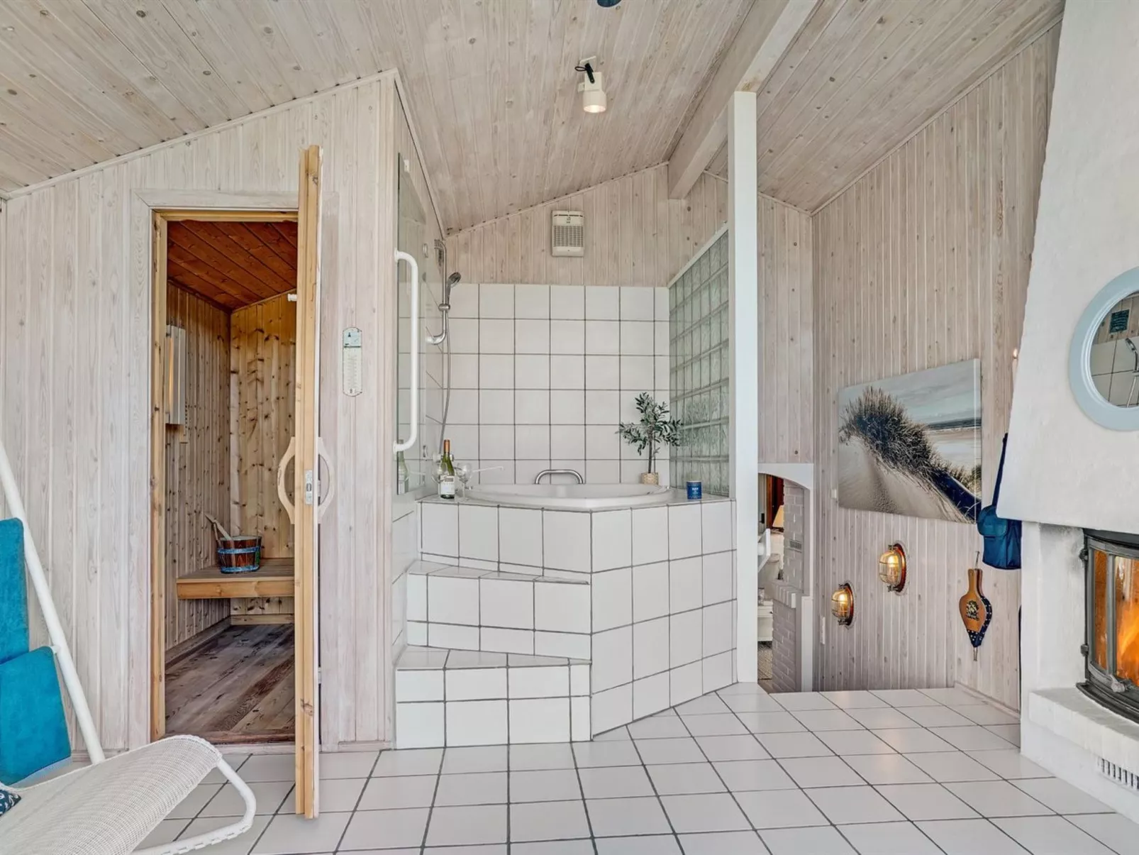 "Rutha" - 45m from the sea-Binnen