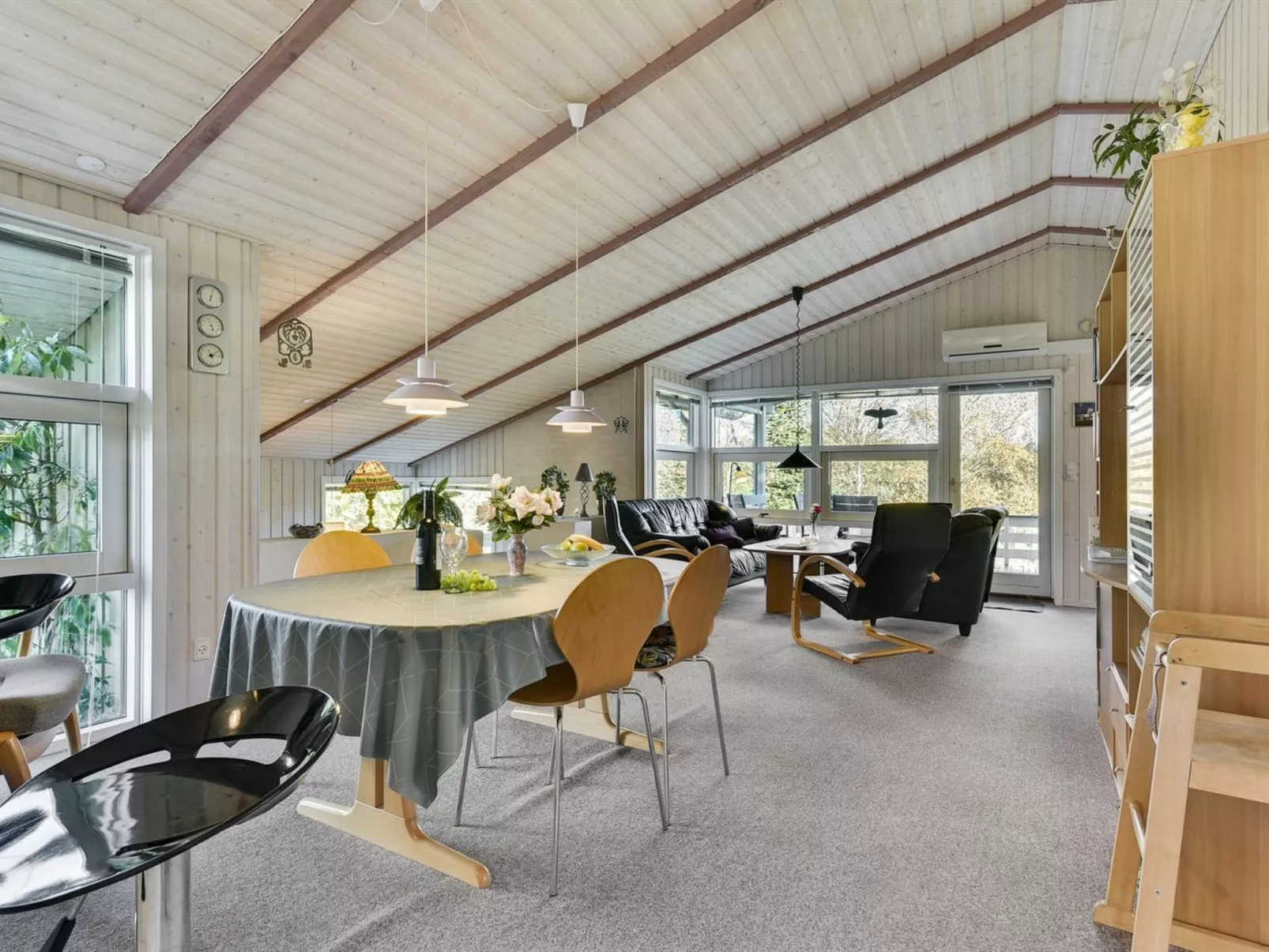 "Roel" - 500m from the sea-Binnen