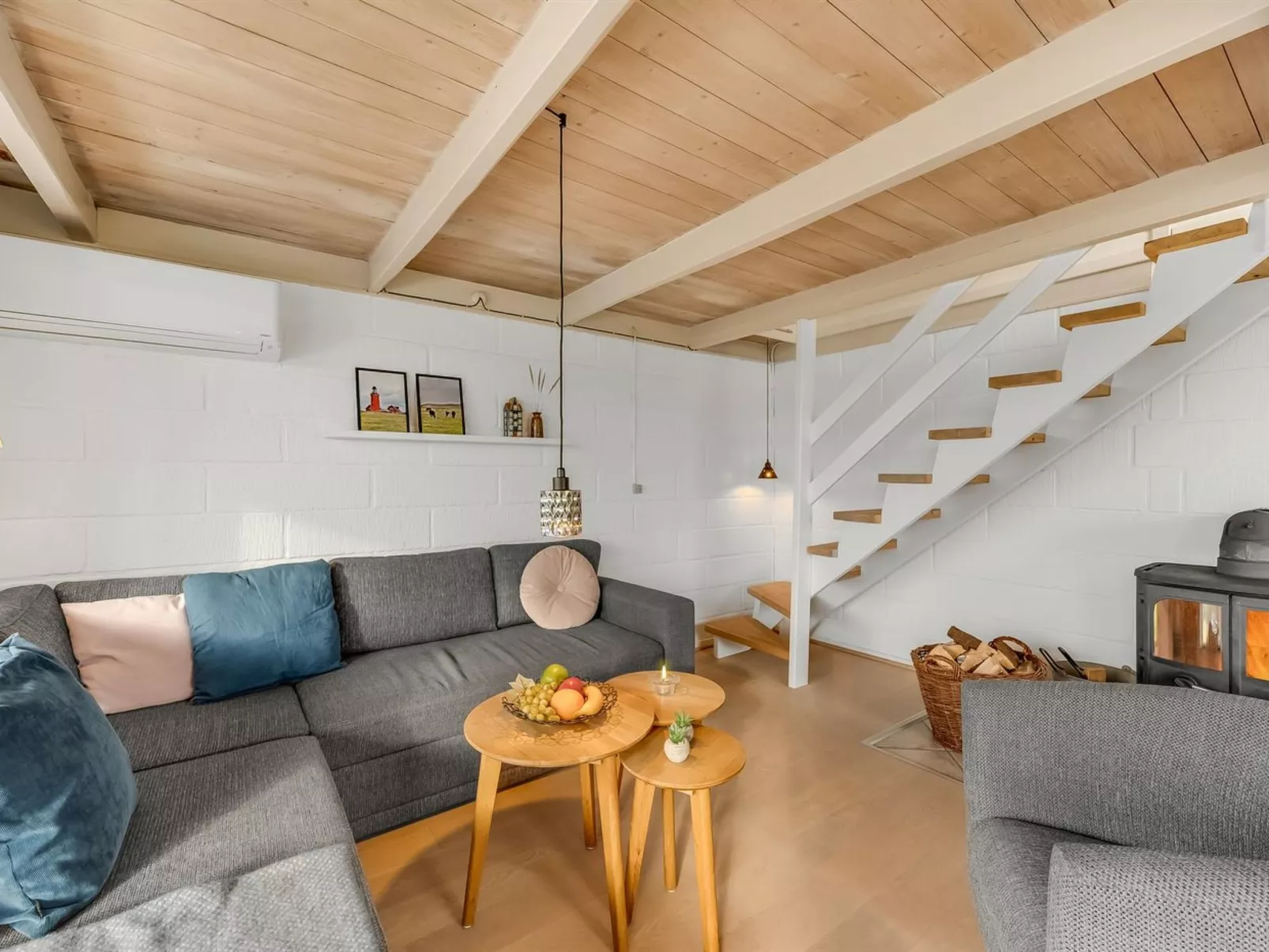 "Eringisl" - 50m from the sea-Binnen