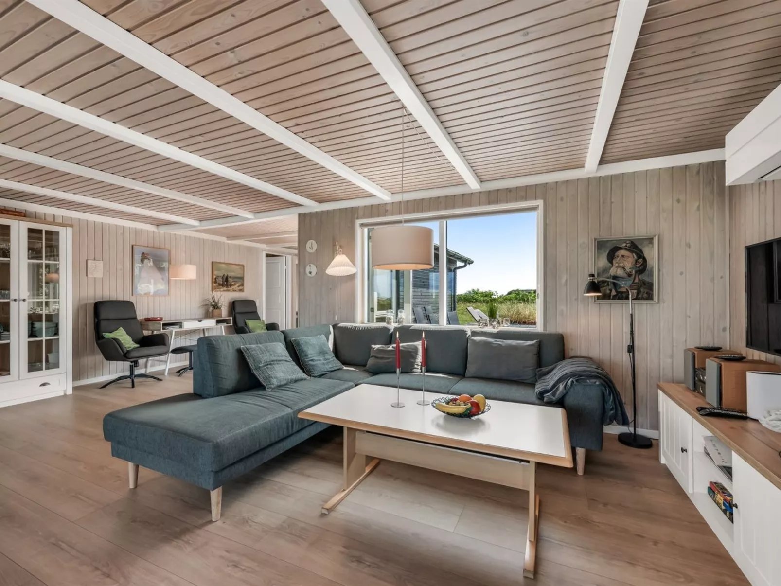 "Talia" -  from the sea-Binnen