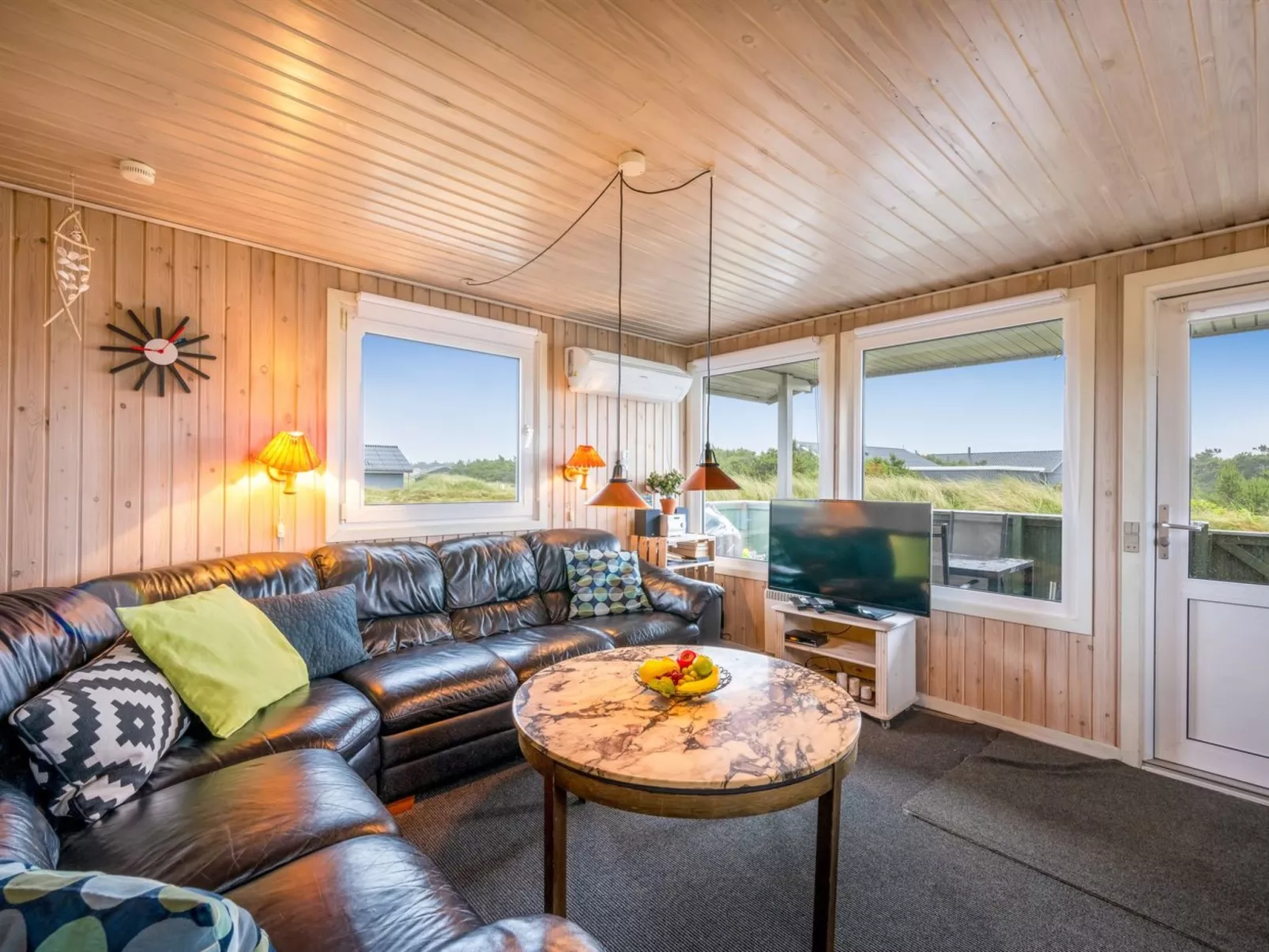 "Lambe" -  from the sea-Binnen