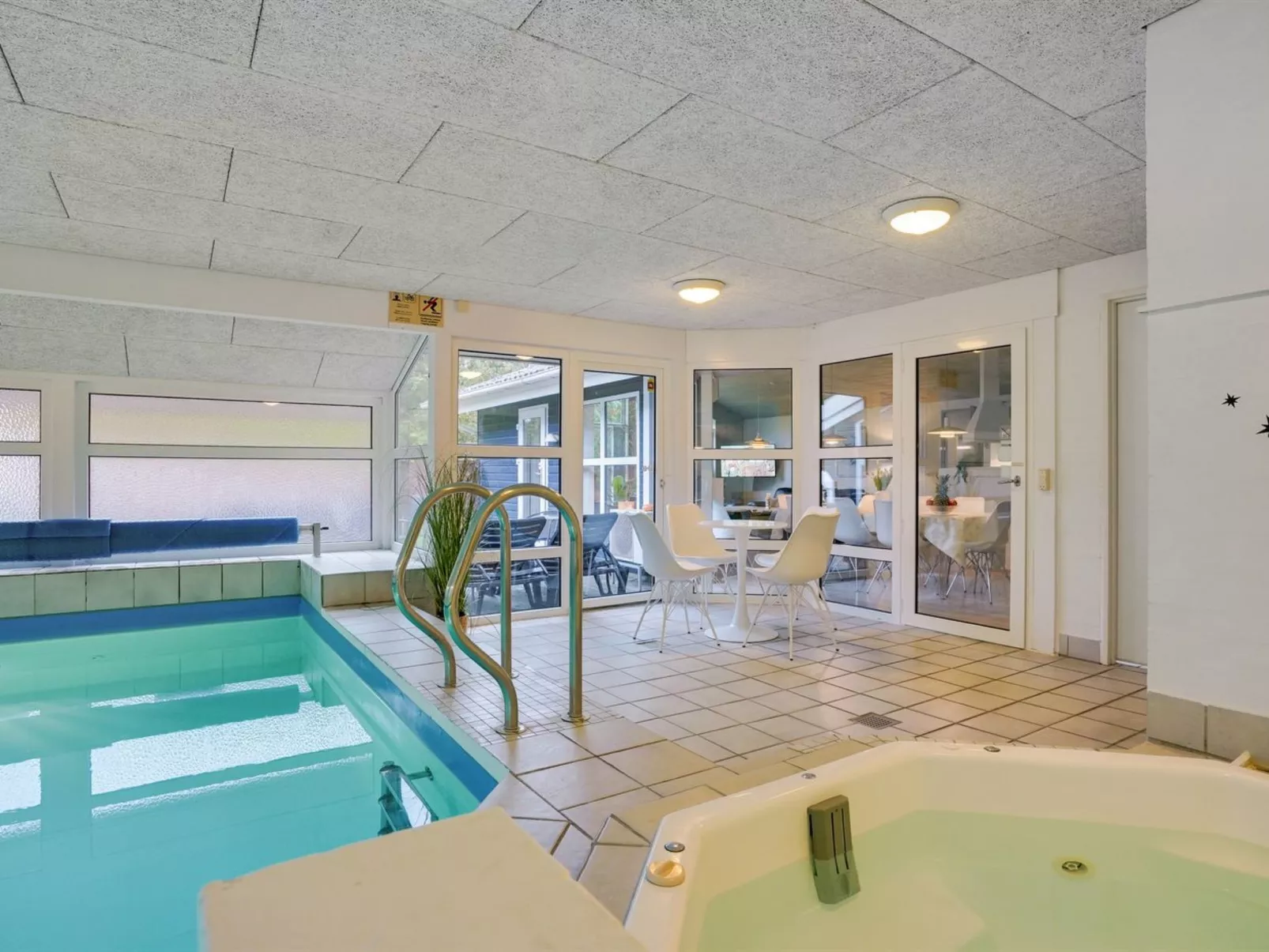 "Elika" - 900m to the fjord-Buiten