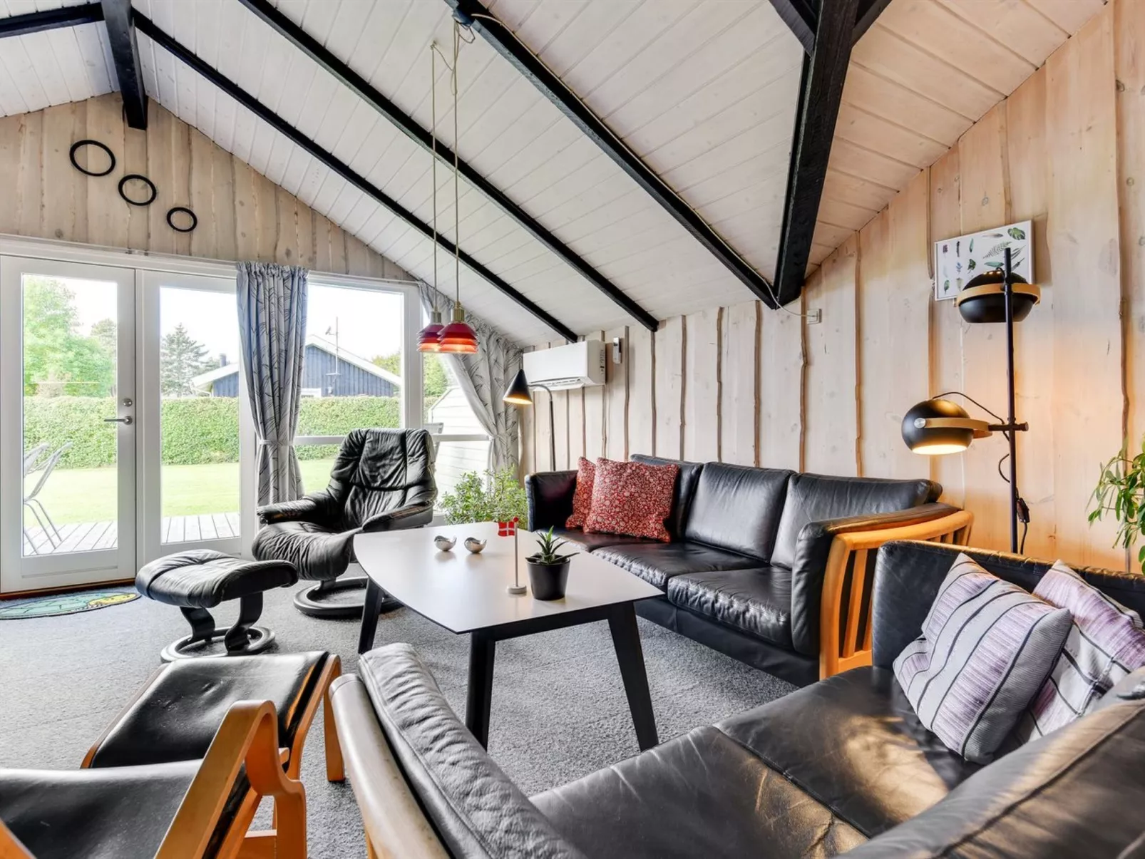 "Joona" - 600m from the sea-Binnen