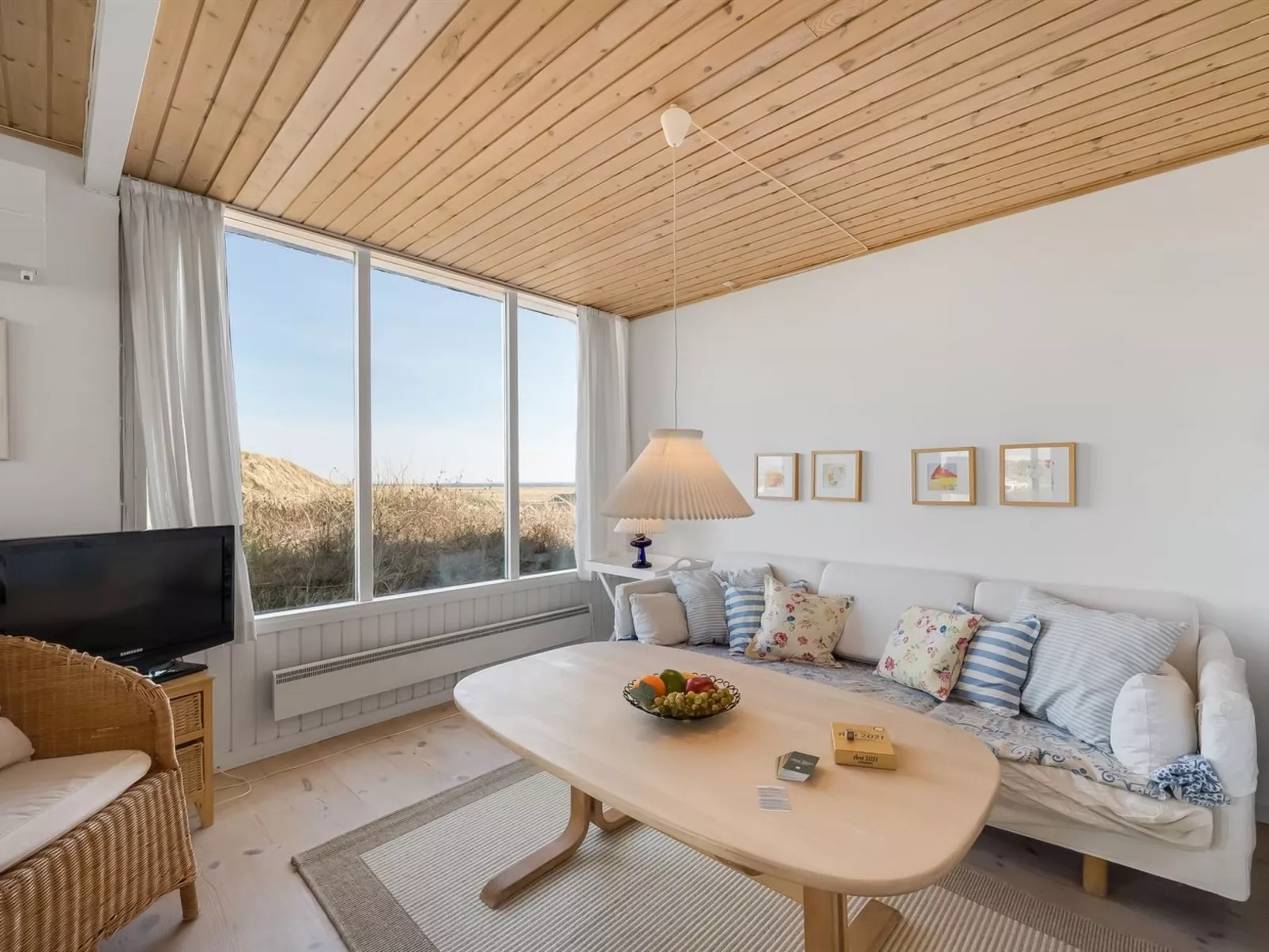 "Vina" - 200m to the fjord-Binnen