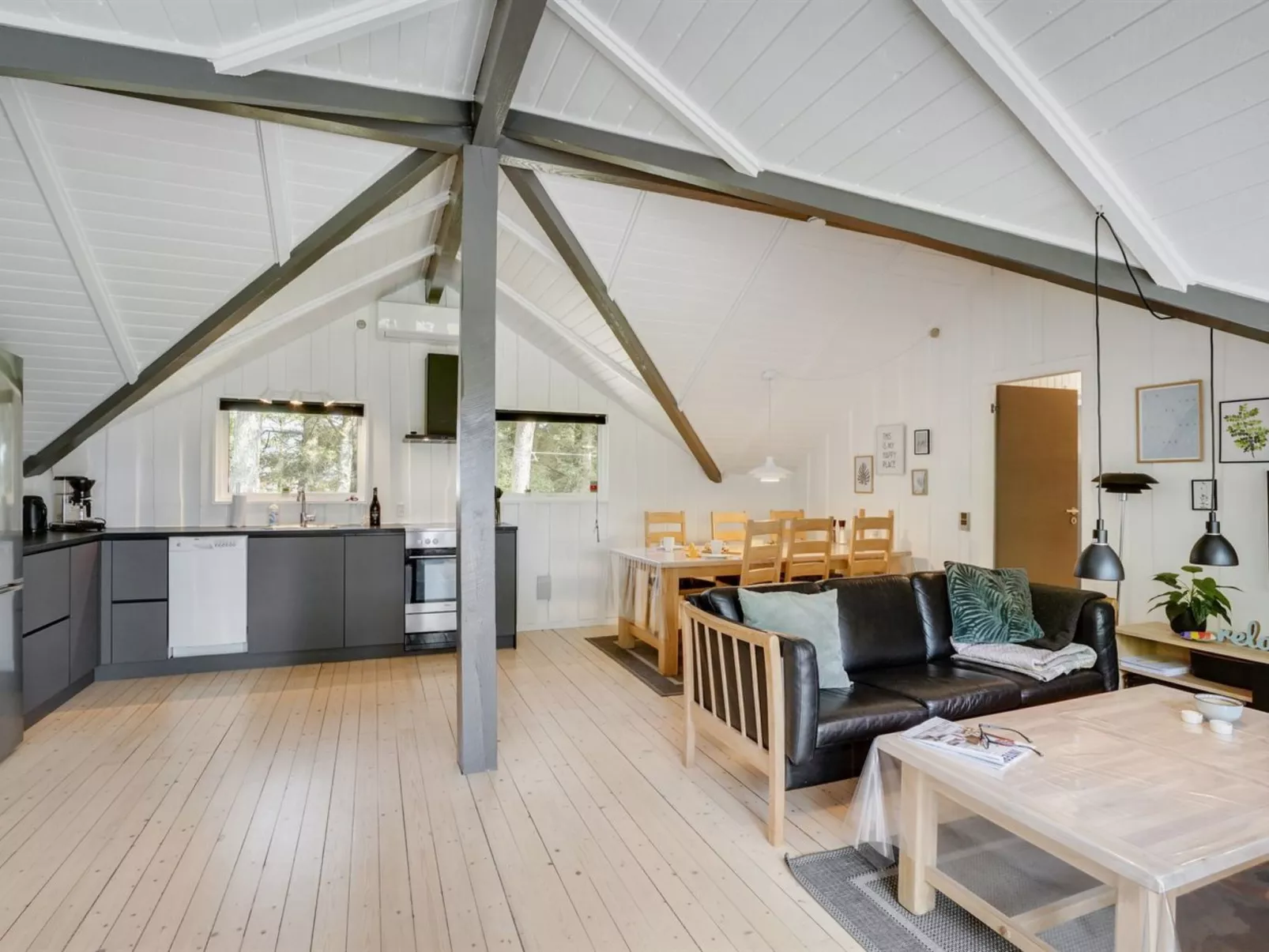 "Hjalmara" - 900m from the sea-Binnen