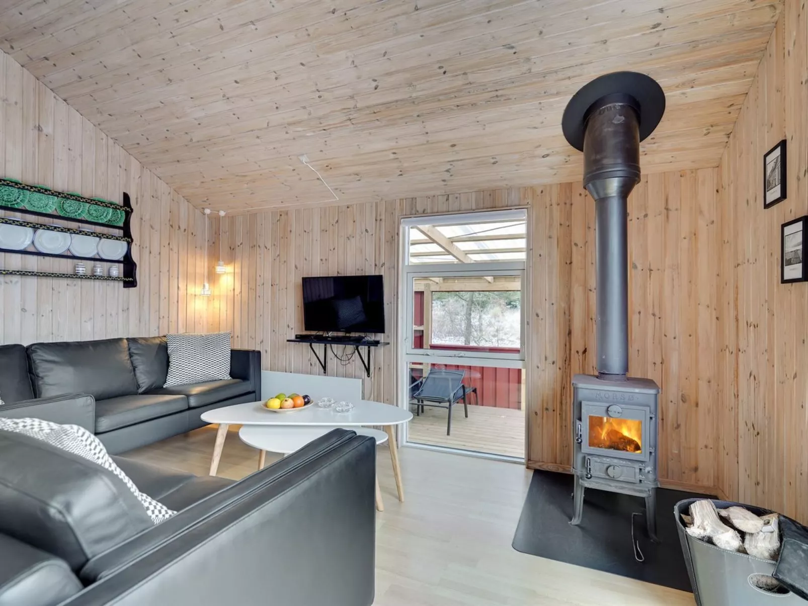 "Halla" - 200m to the fjord-Binnen