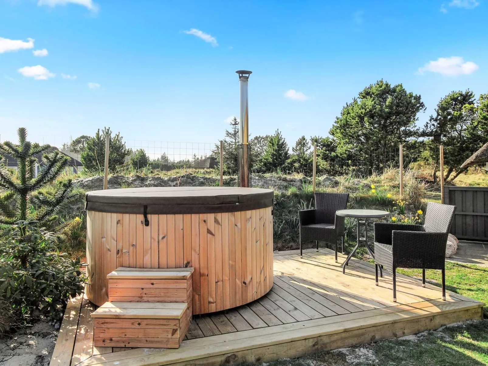 "Ansine" - 1.2km from the sea-Binnen