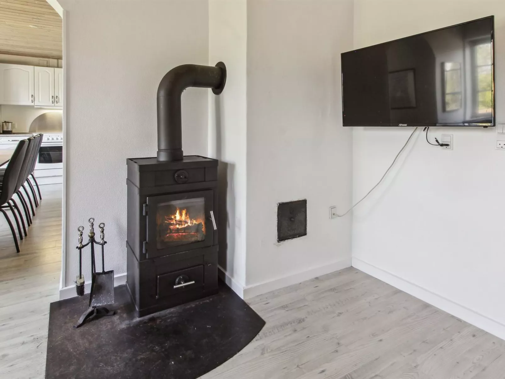 "Rea" - 5km from the sea-Binnen