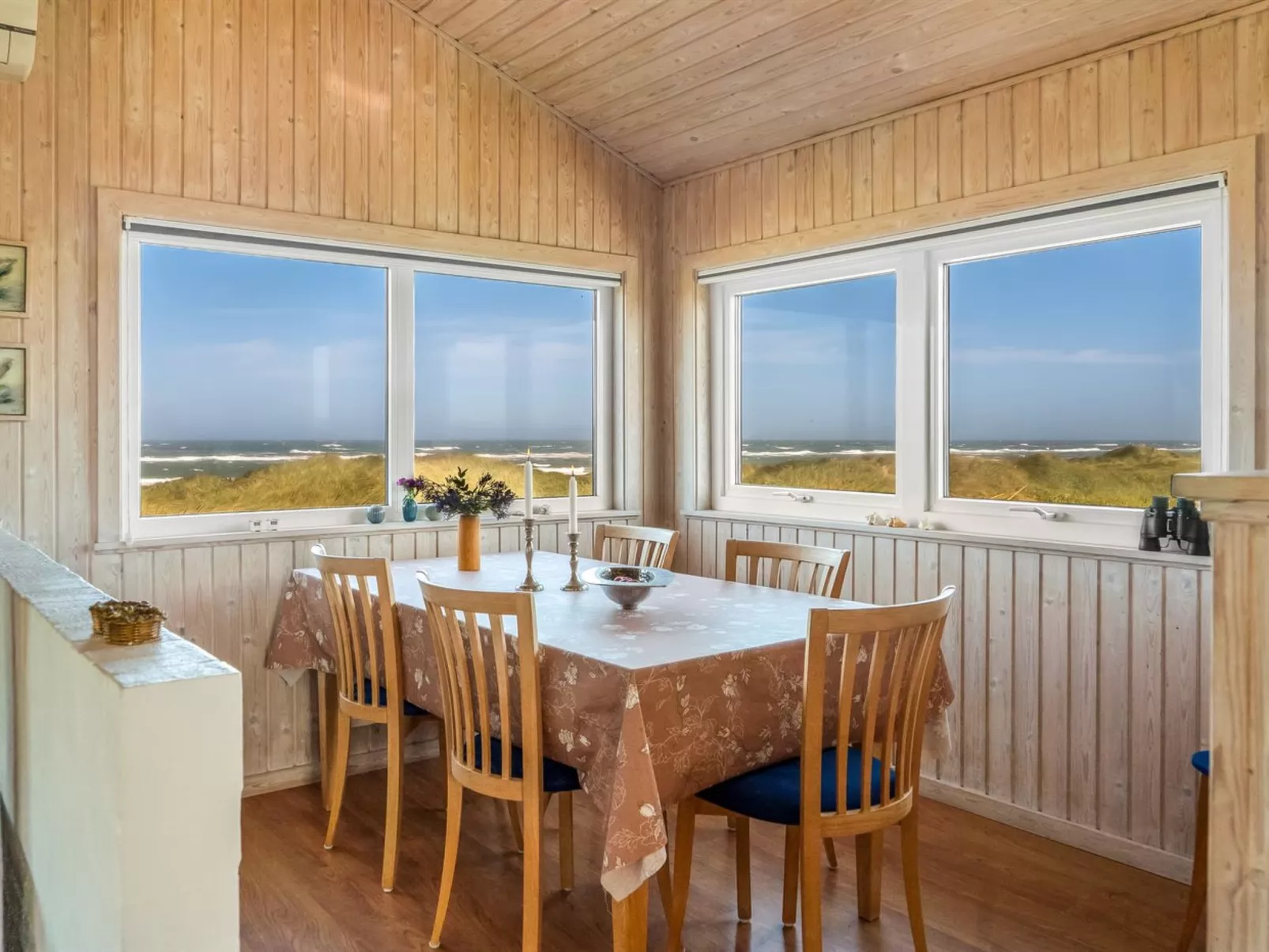 "Fatiha" - 100m from the sea-Binnen