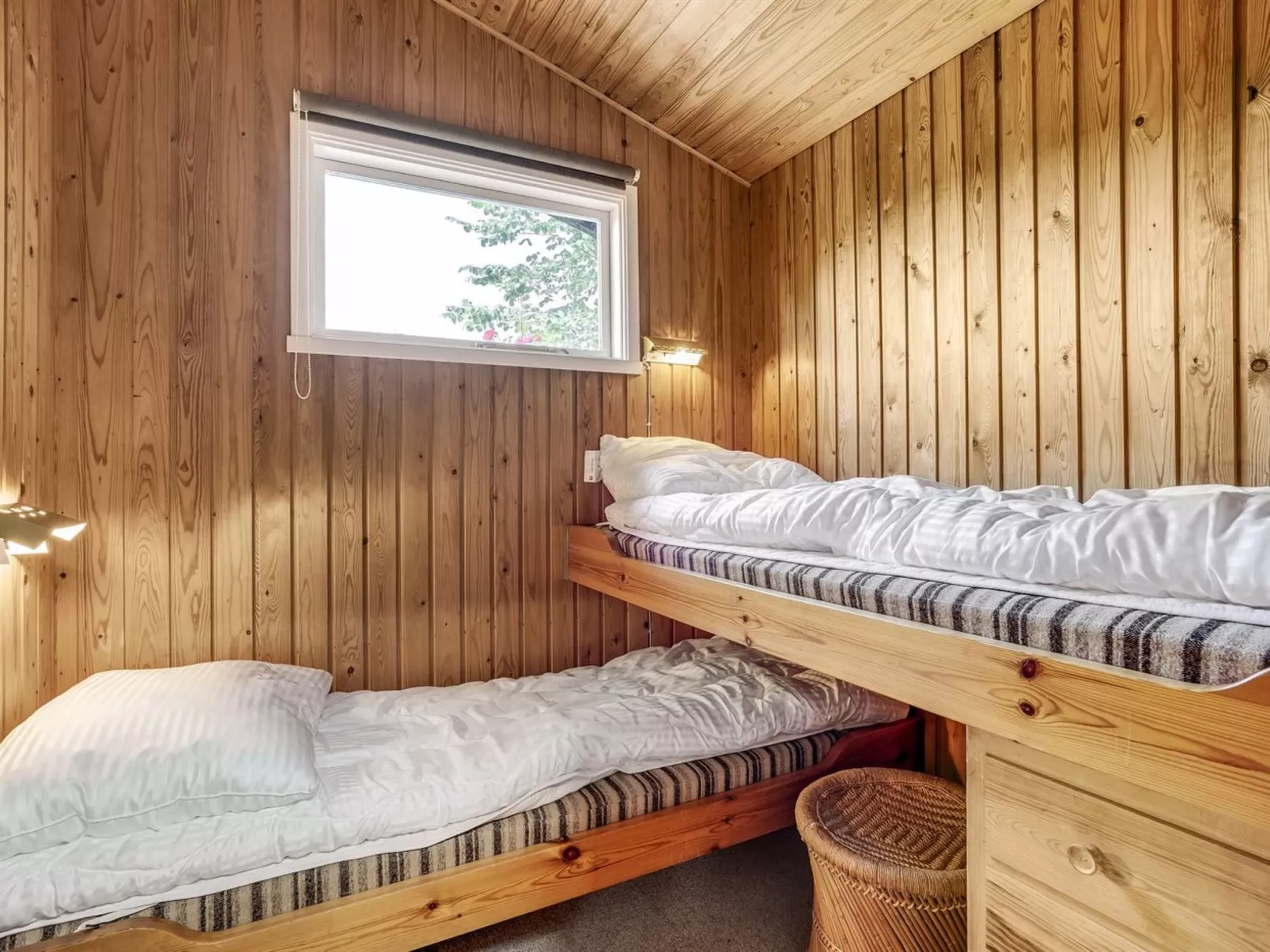 "Juditha" - 400m from the sea-Binnen