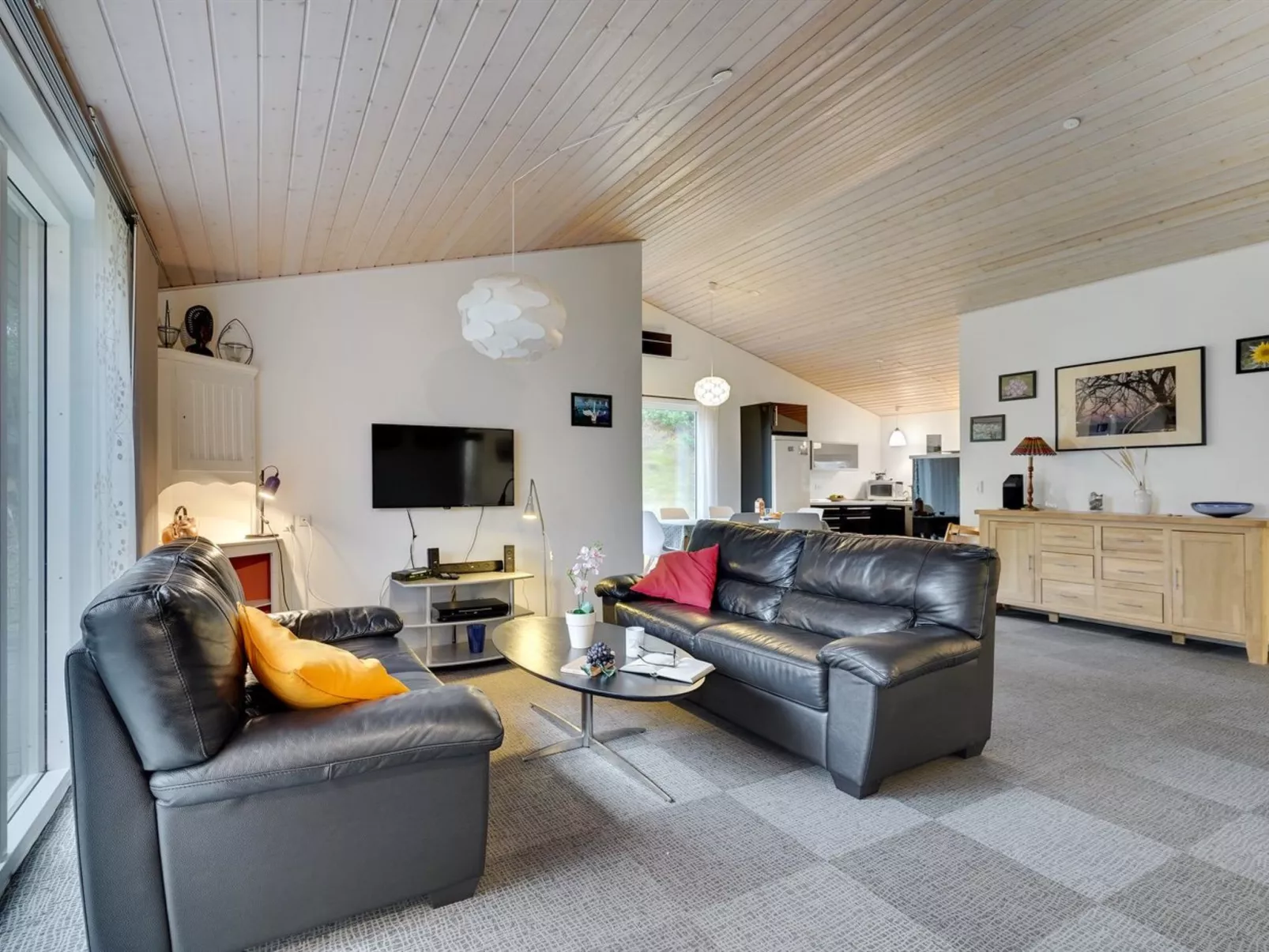 "France" - 1.1km from the sea-Binnen