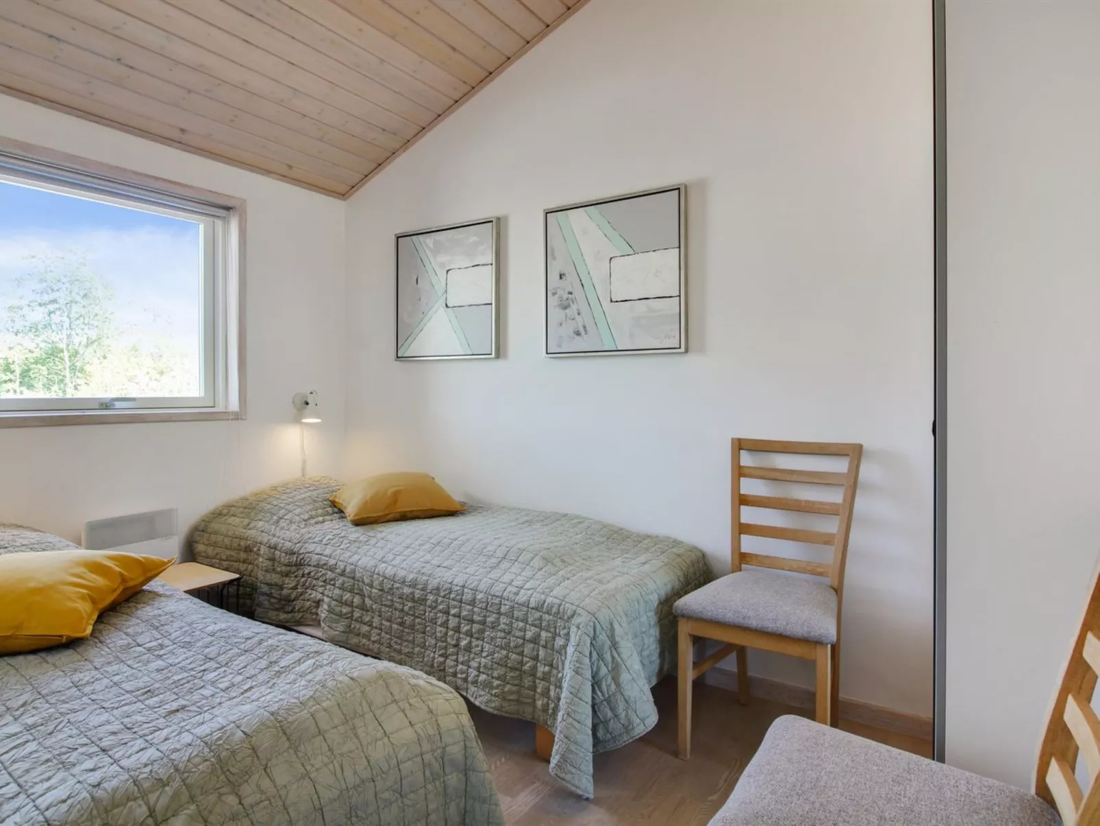 "Hampus" - 500m from the sea-Binnen