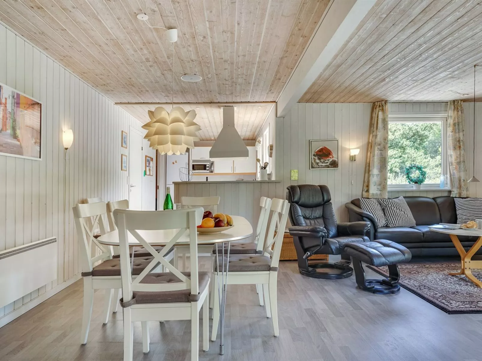 "Reidar" - 1km from the sea-Binnen