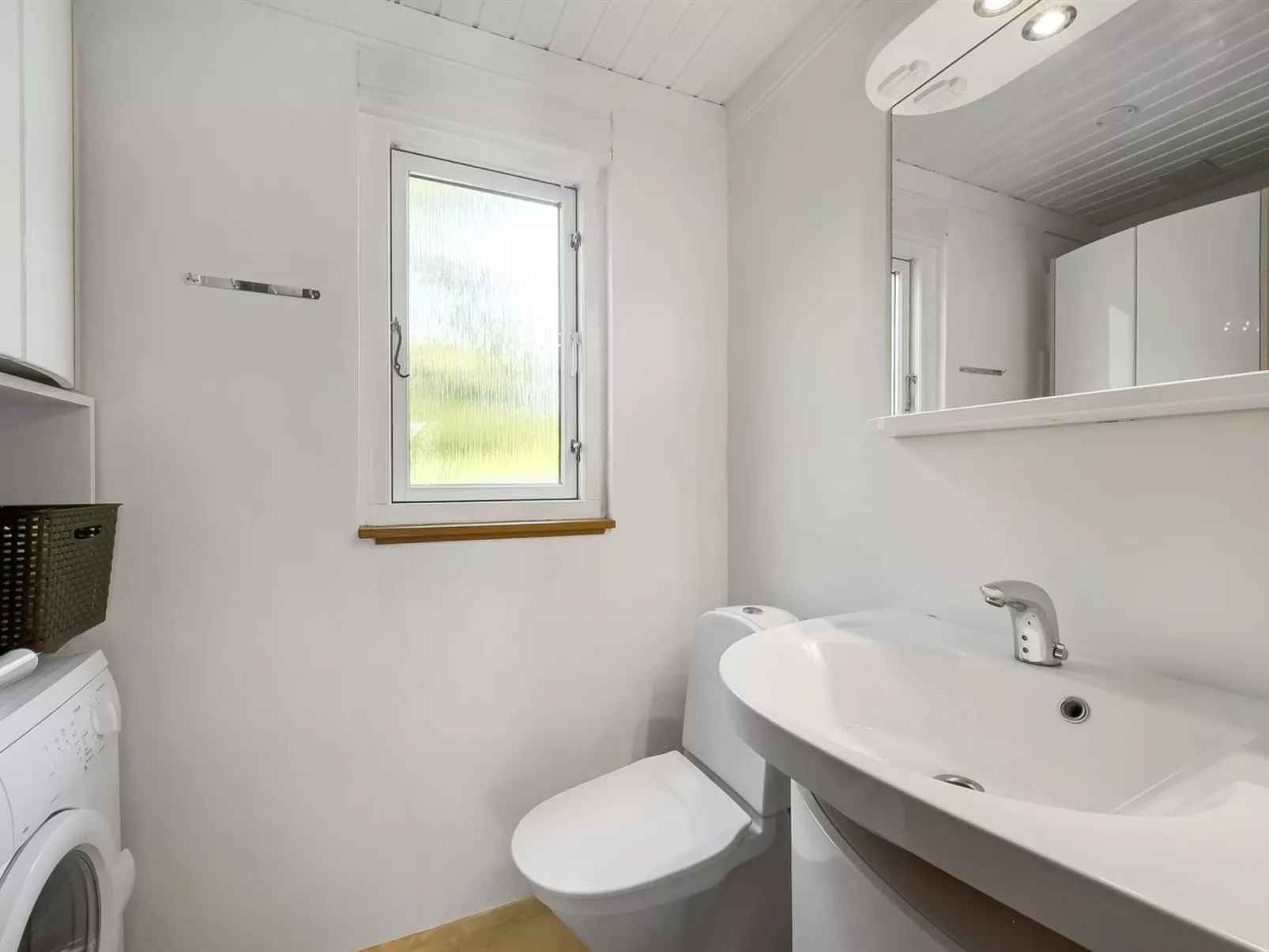 "Mirva" - 800m to the fjord-Binnen