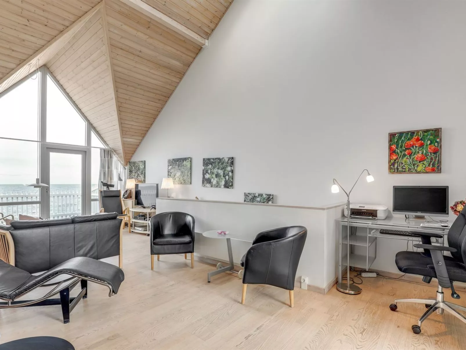 "Halldora" - 10m from the sea-Binnen