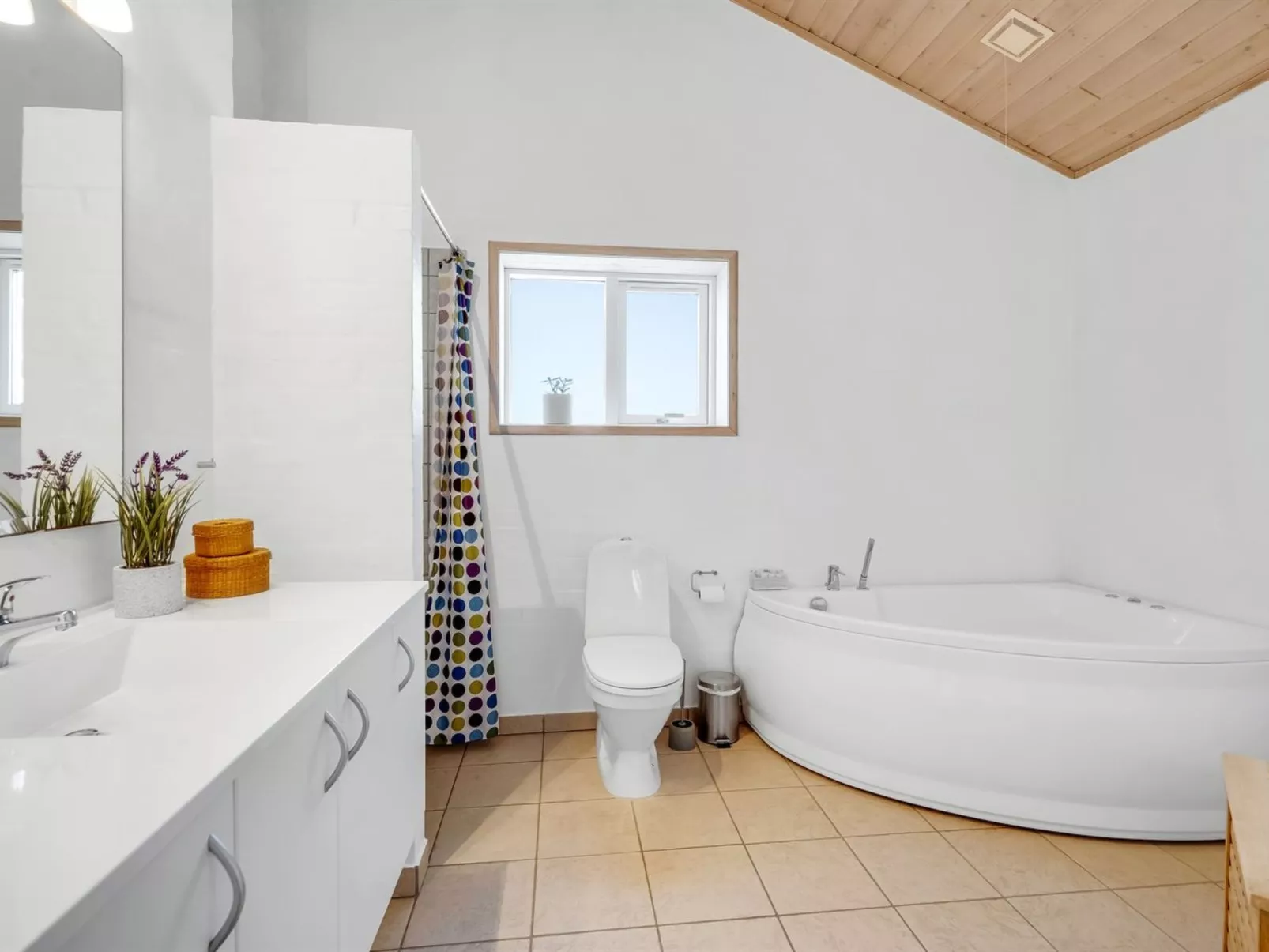 "Oskarvine" - 900m from the sea - Binnen