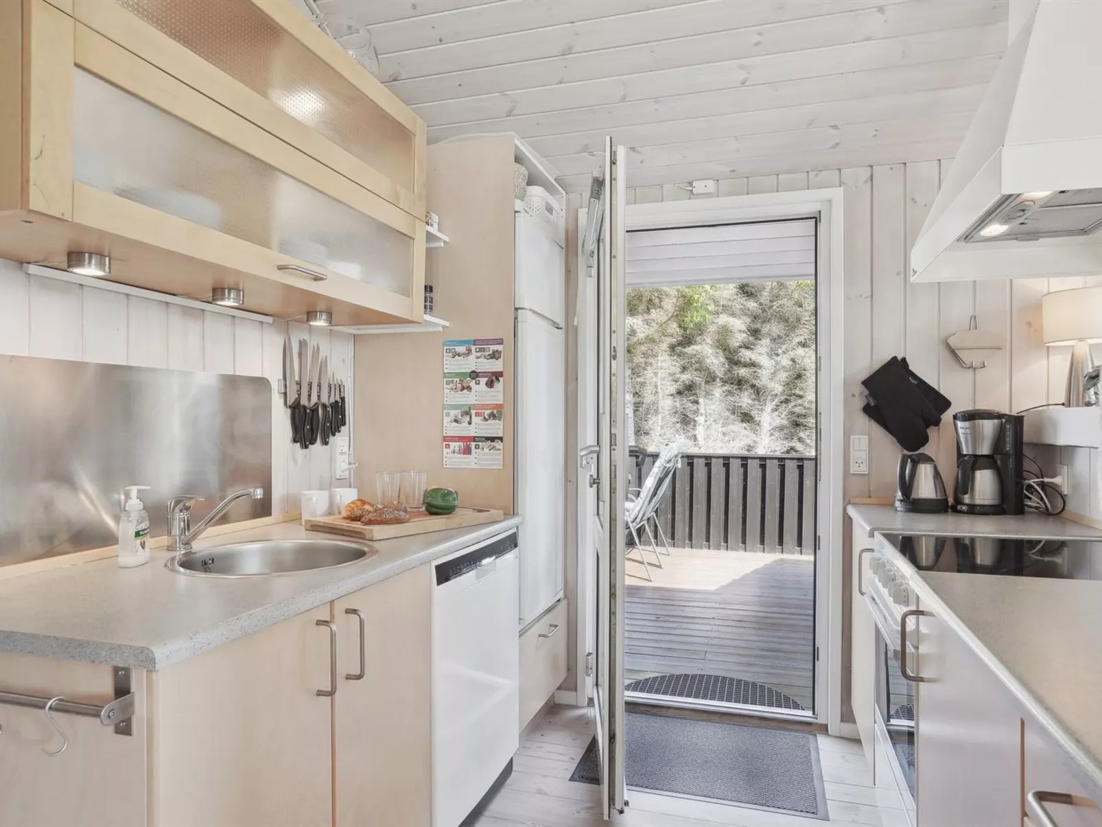 "Ilka" - 375m from the sea-Binnen