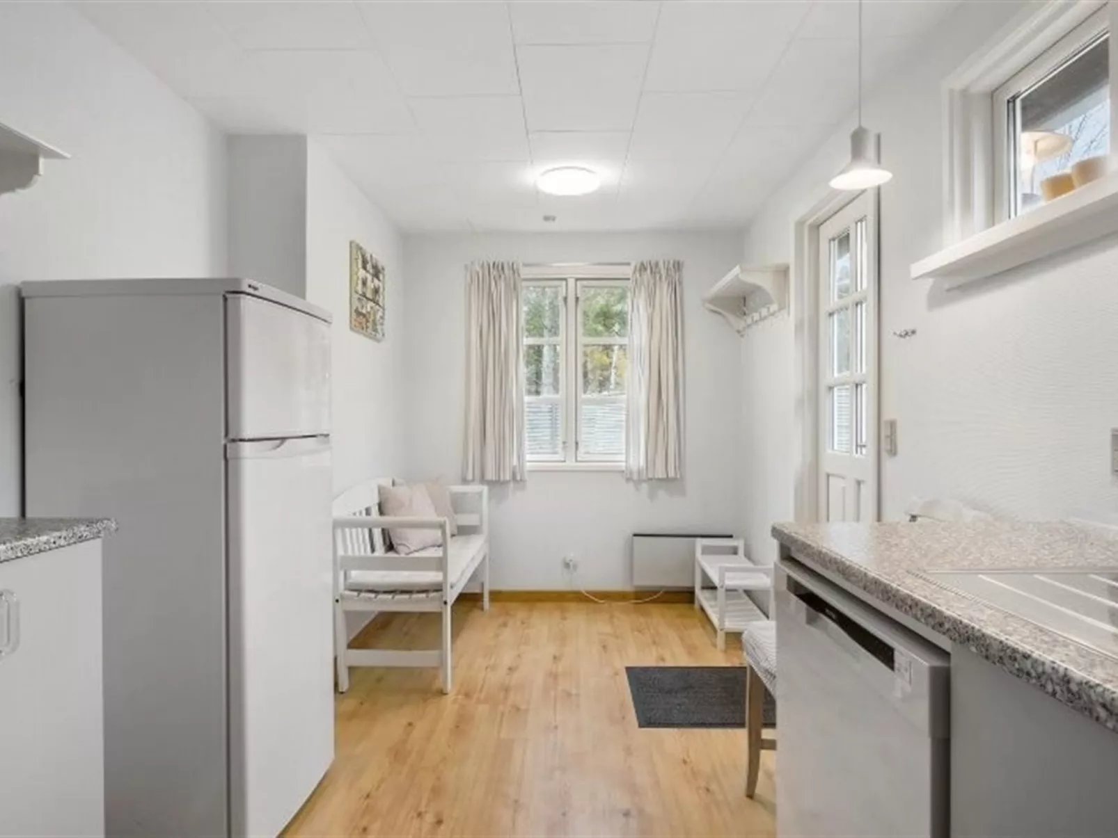 "Ingalise" - 500m from the sea-Binnen