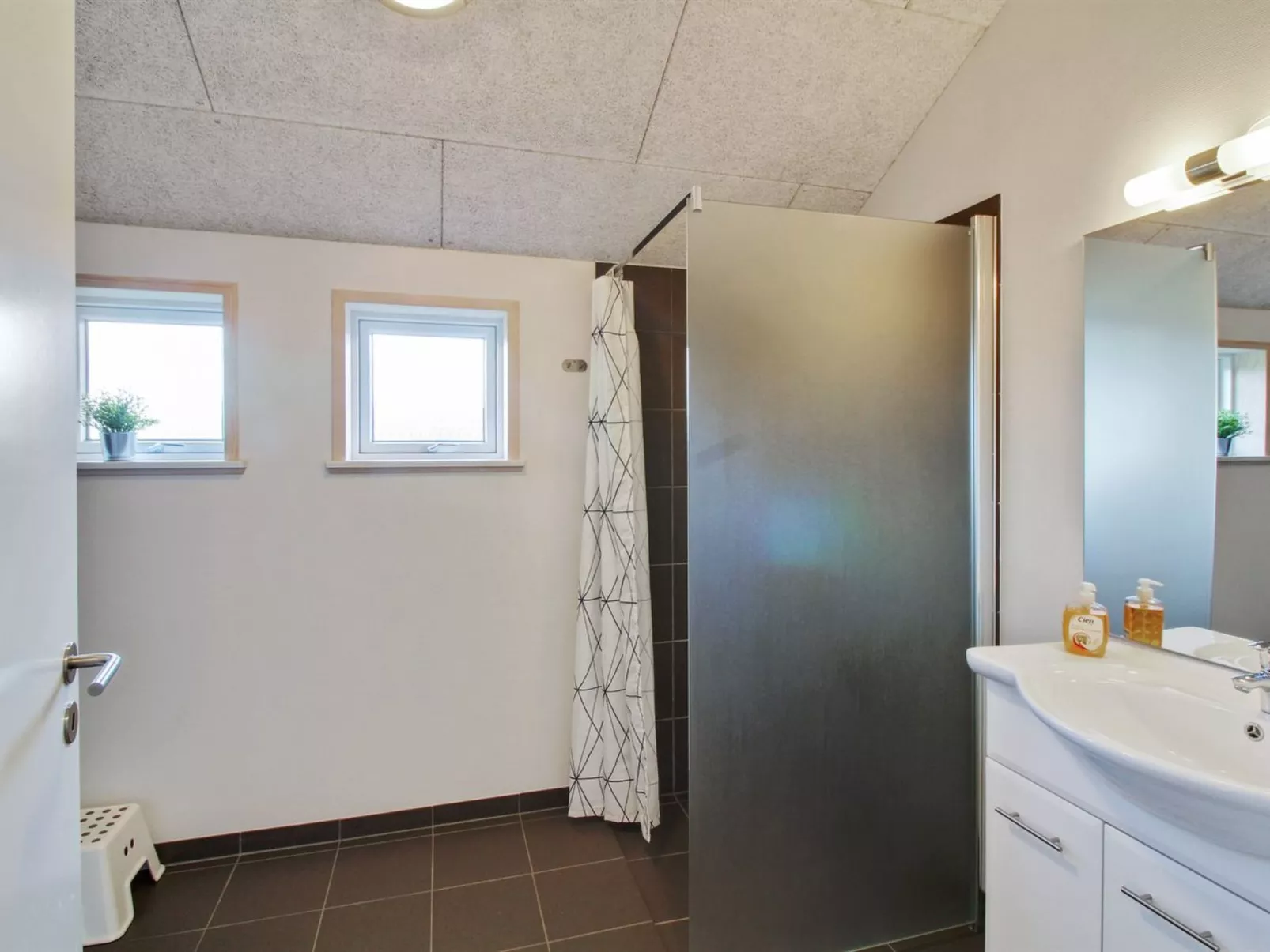 "Ethel" - 1.5km to the fjord-Binnen