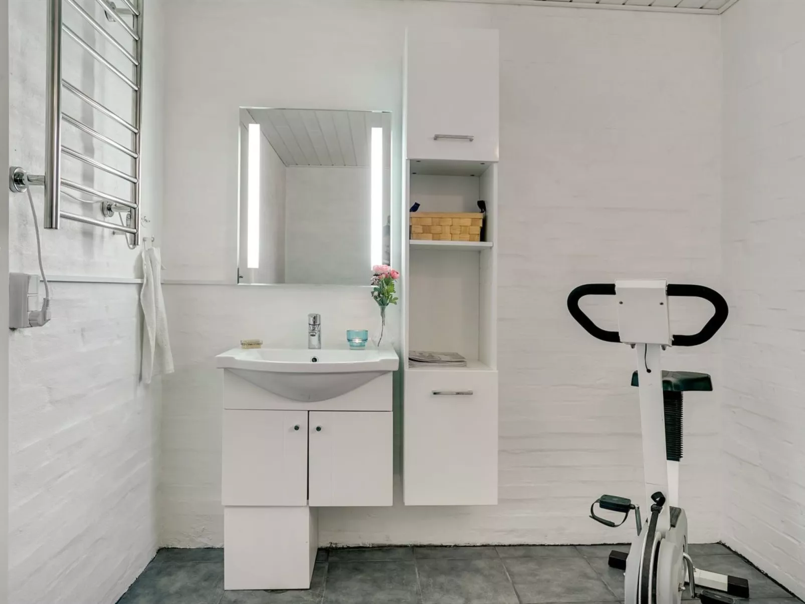 "Marlien" - 1km to the fjord-Binnen