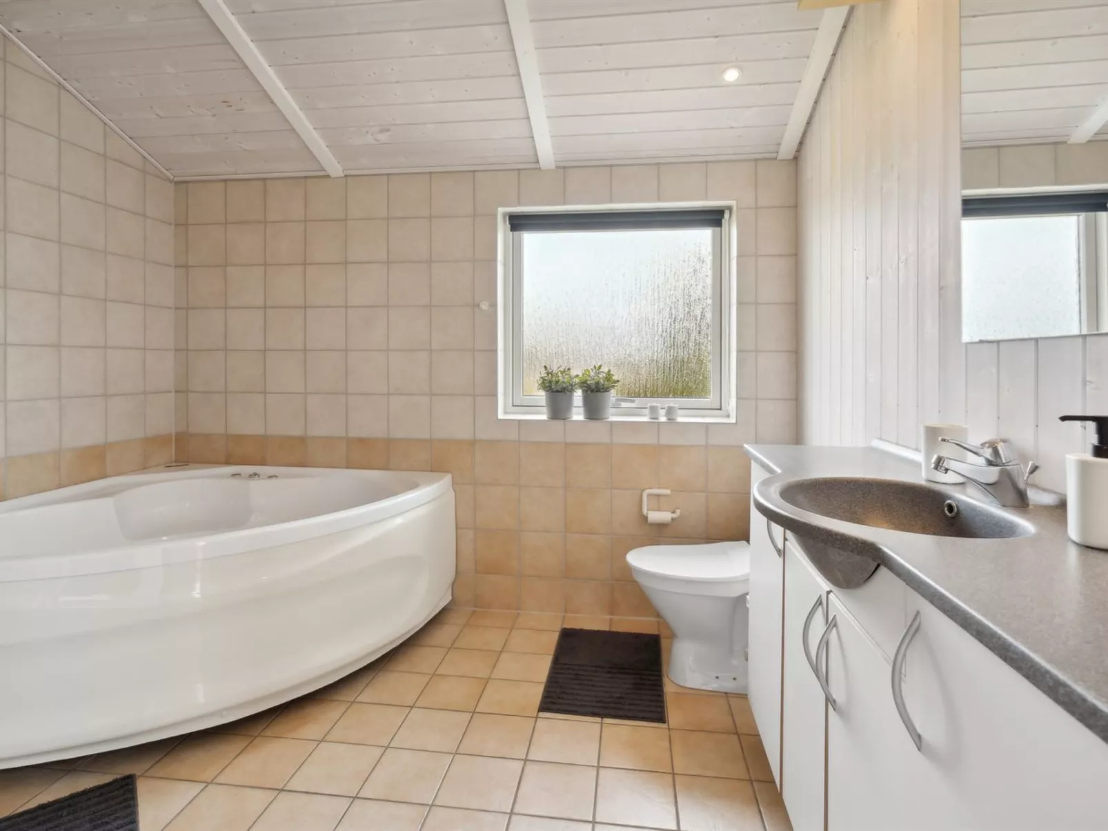 "Arnod" - 400m from the sea-Binnen