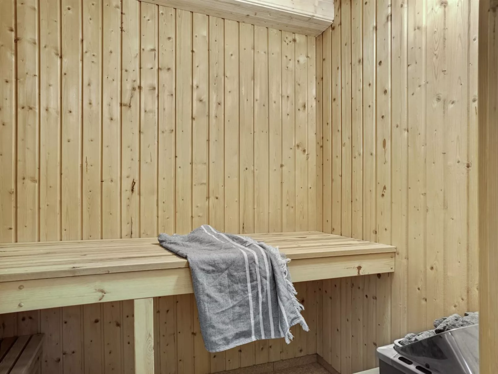 "Catarine" - 1.1km from the sea-Binnen