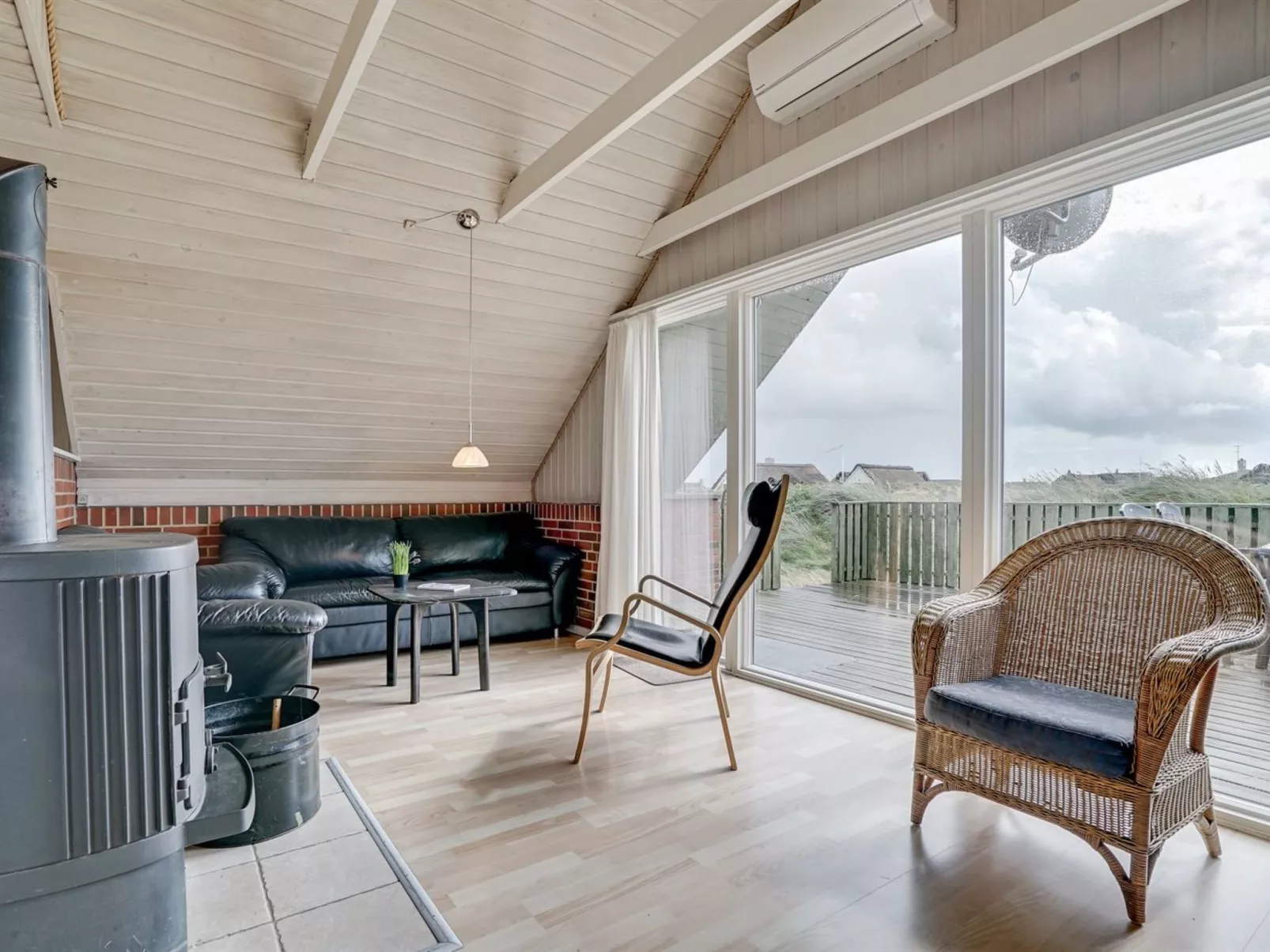 "Felina" -  from the sea-Binnen