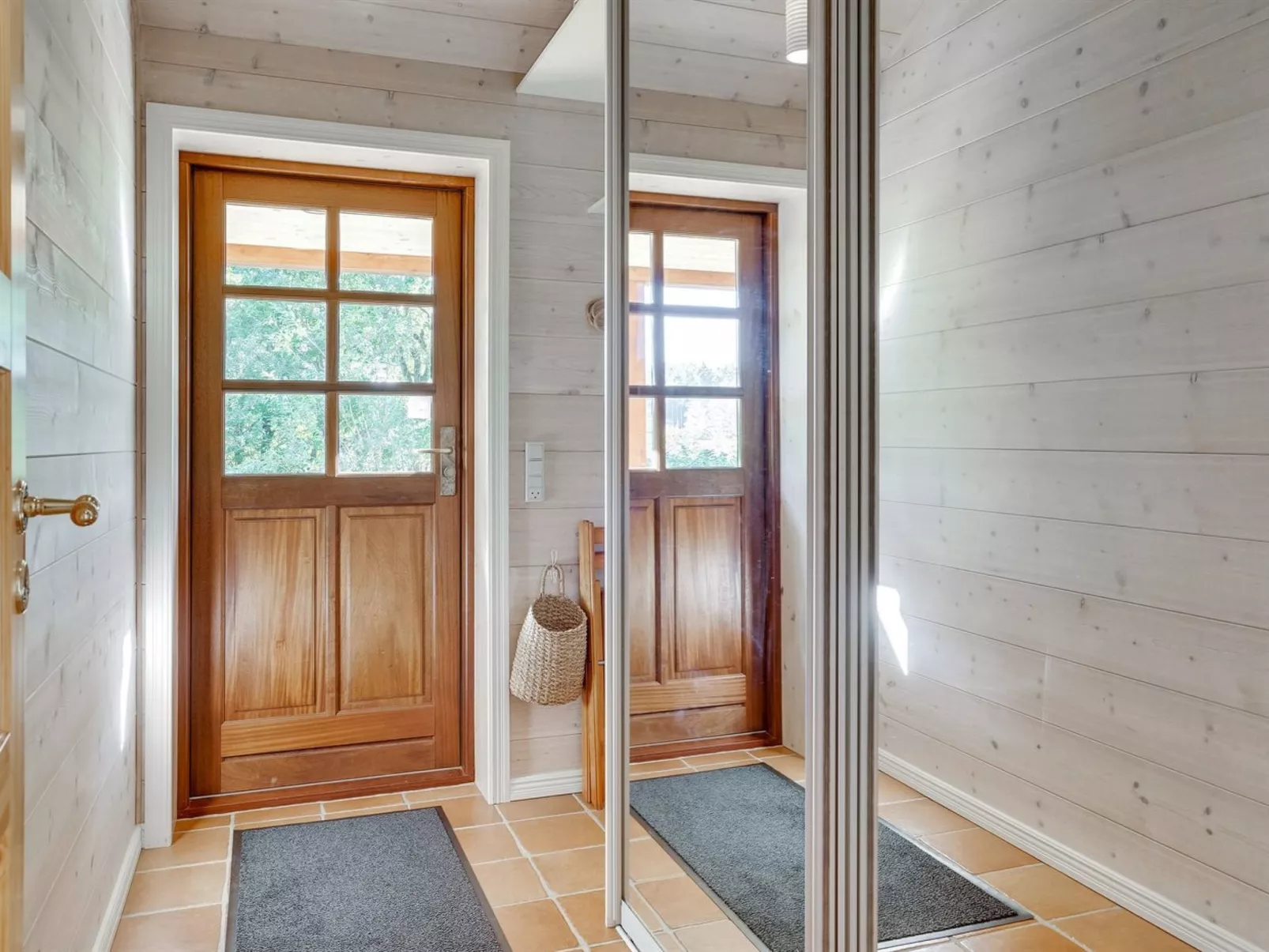 "Floriane" - 700m from the sea-Binnen