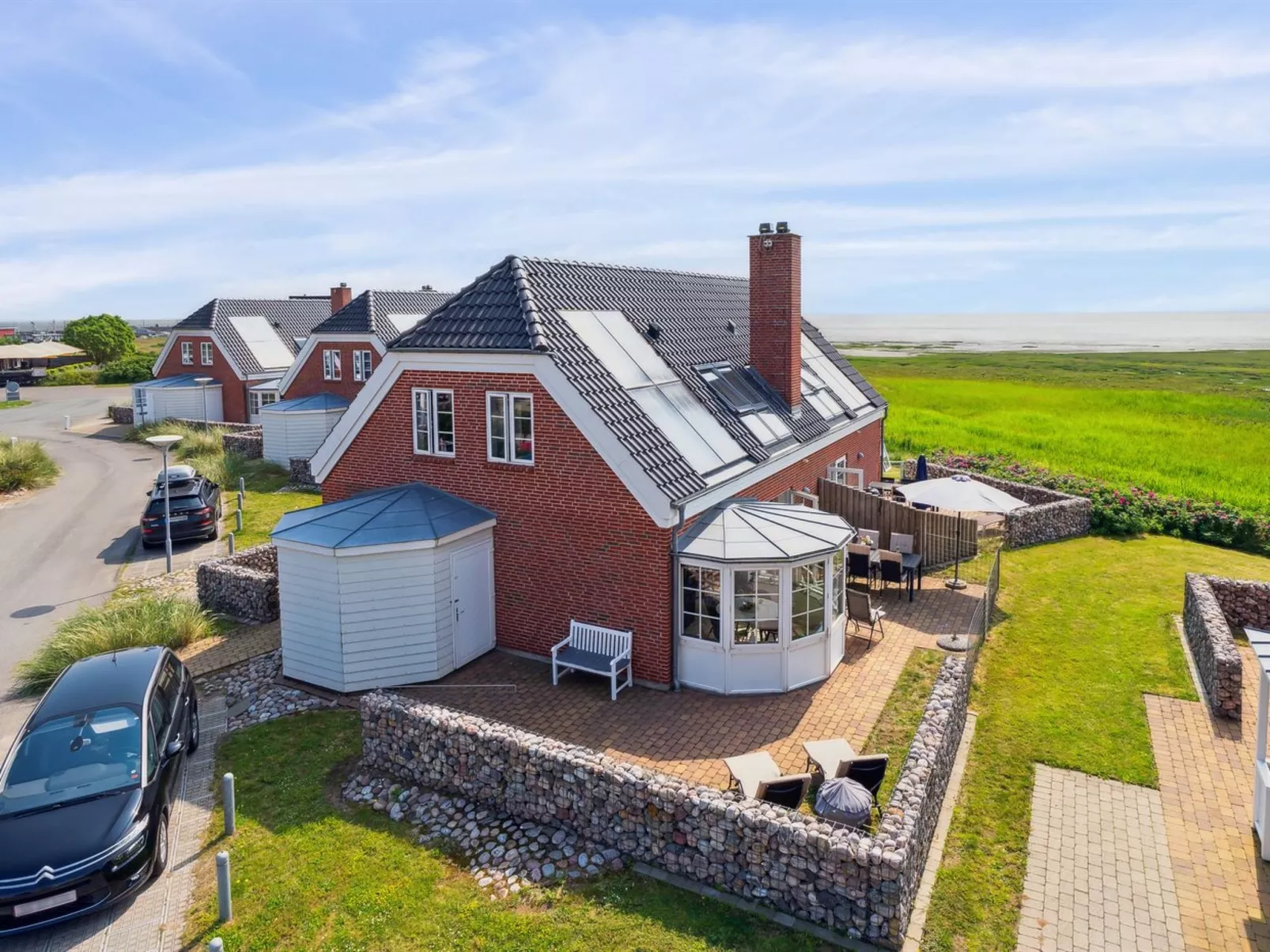 "Langsom" - 100m from the sea-Buiten