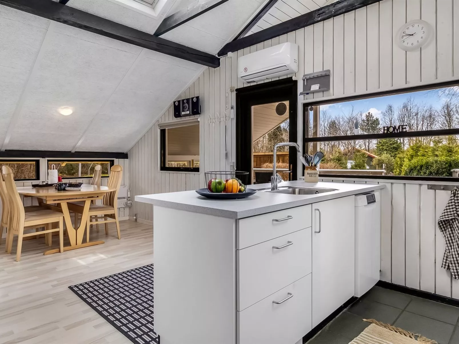 "Hannelise" - 30km from the sea-Binnen