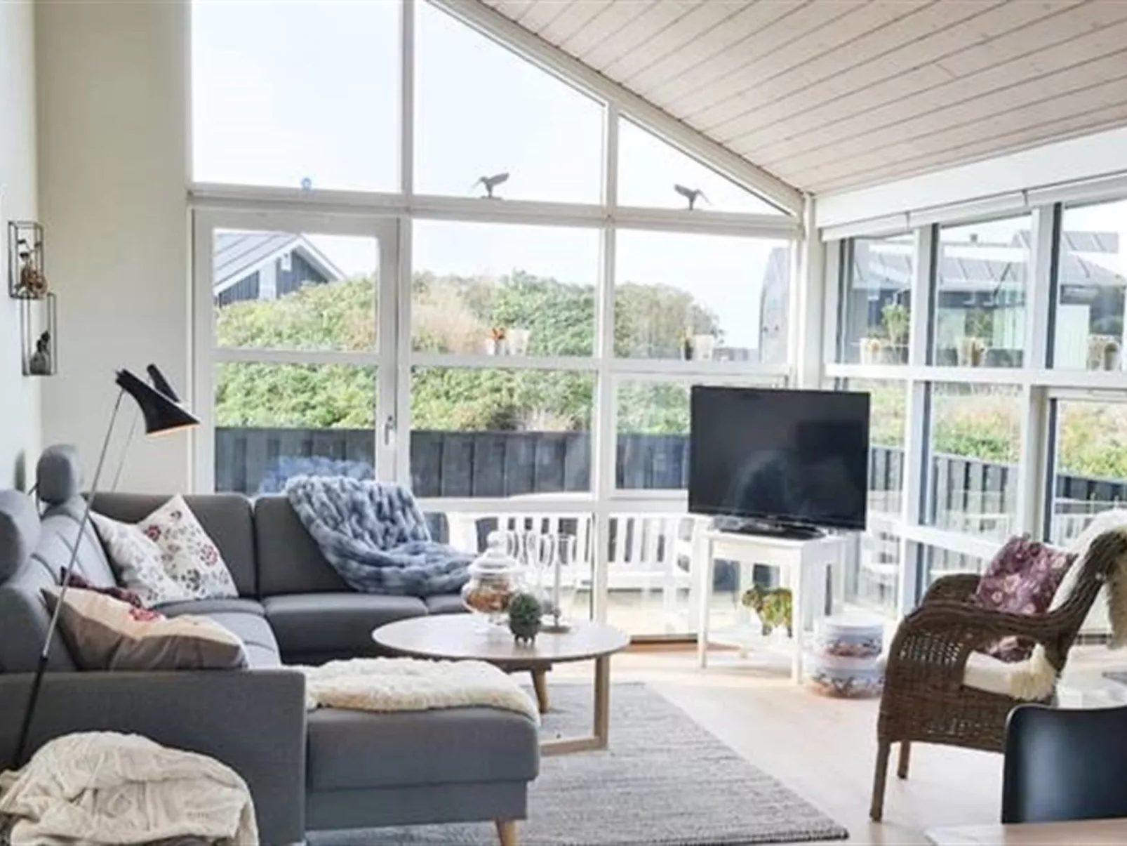 "Dimka" - 300m from the sea-Binnen