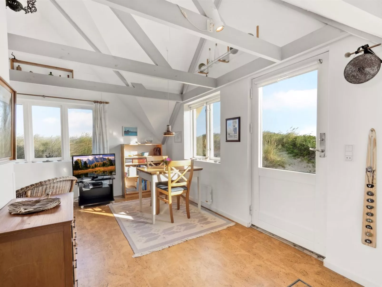 "Ebba" - 25m from the sea-Binnen